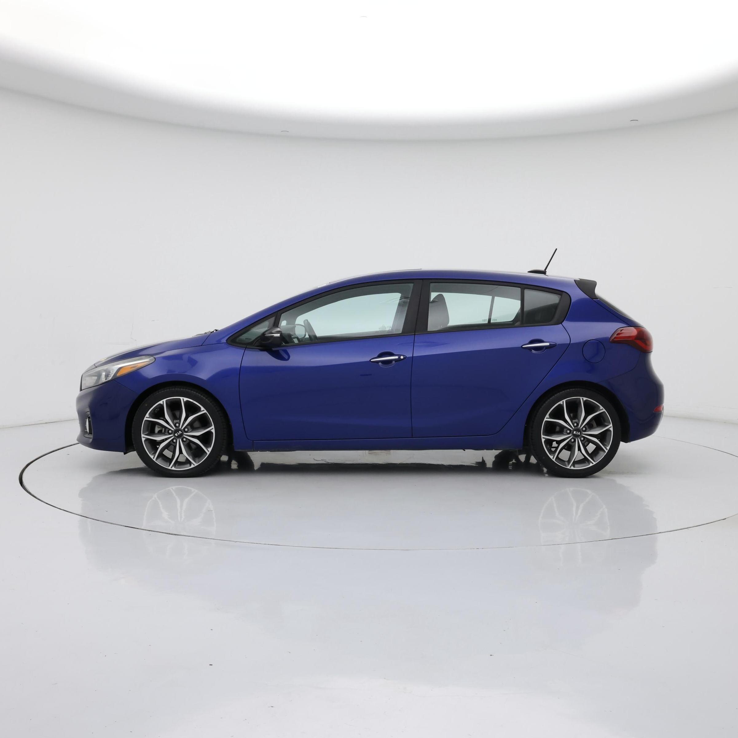 Thumbnail: 2017 Kia Forte - 3