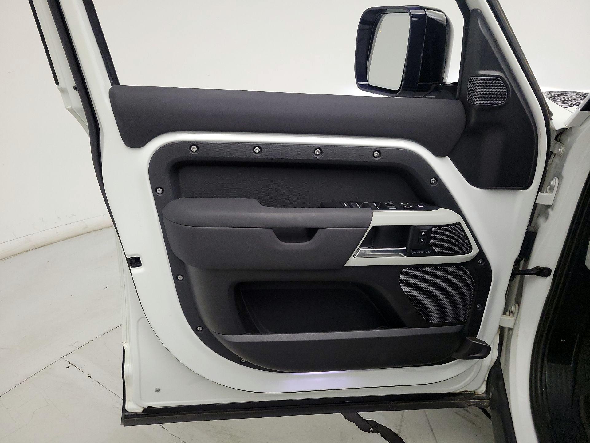 Thumbnail: 2020 Land Rover Defender - 12