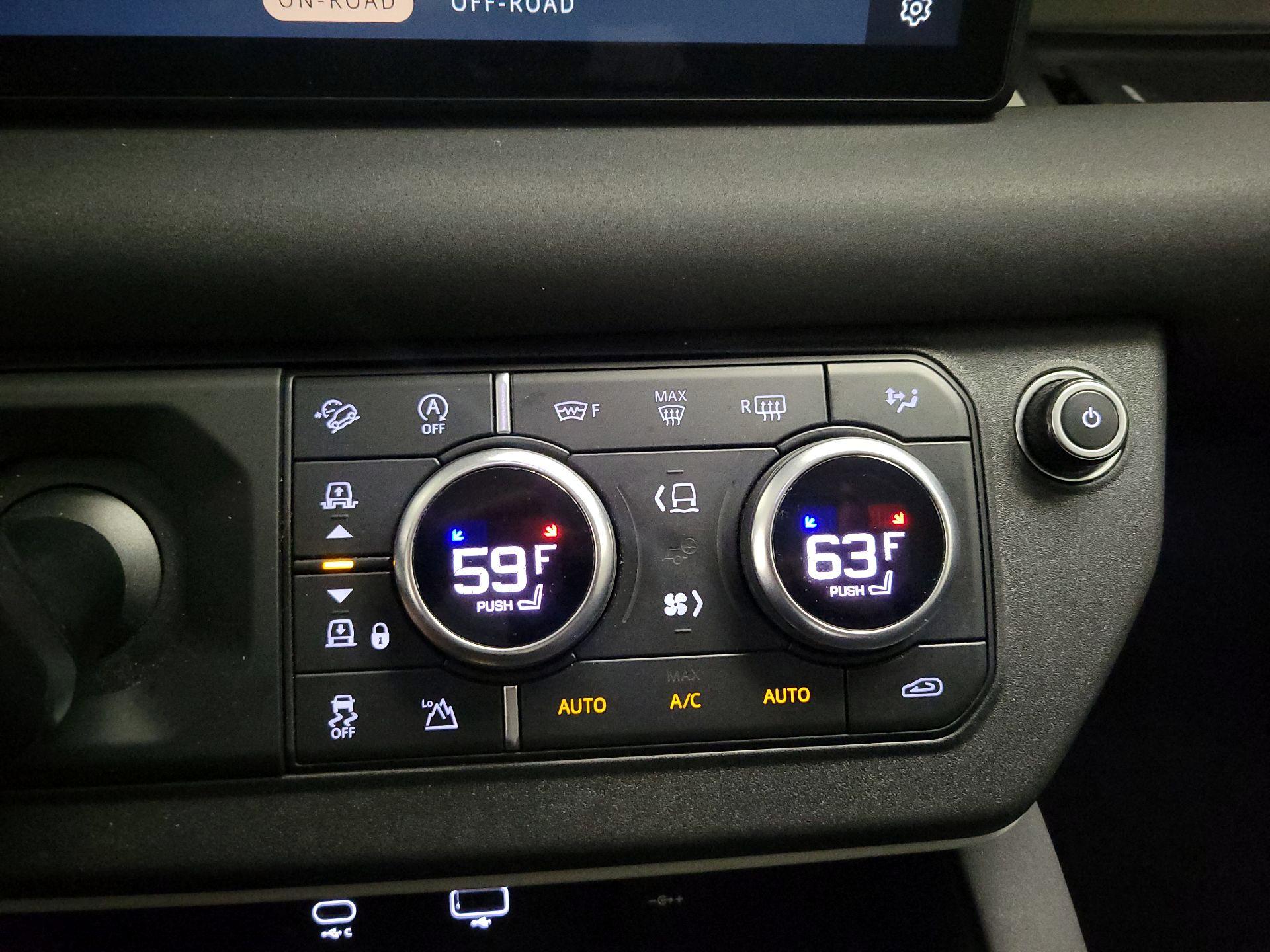 Thumbnail: 2020 Land Rover Defender - 17