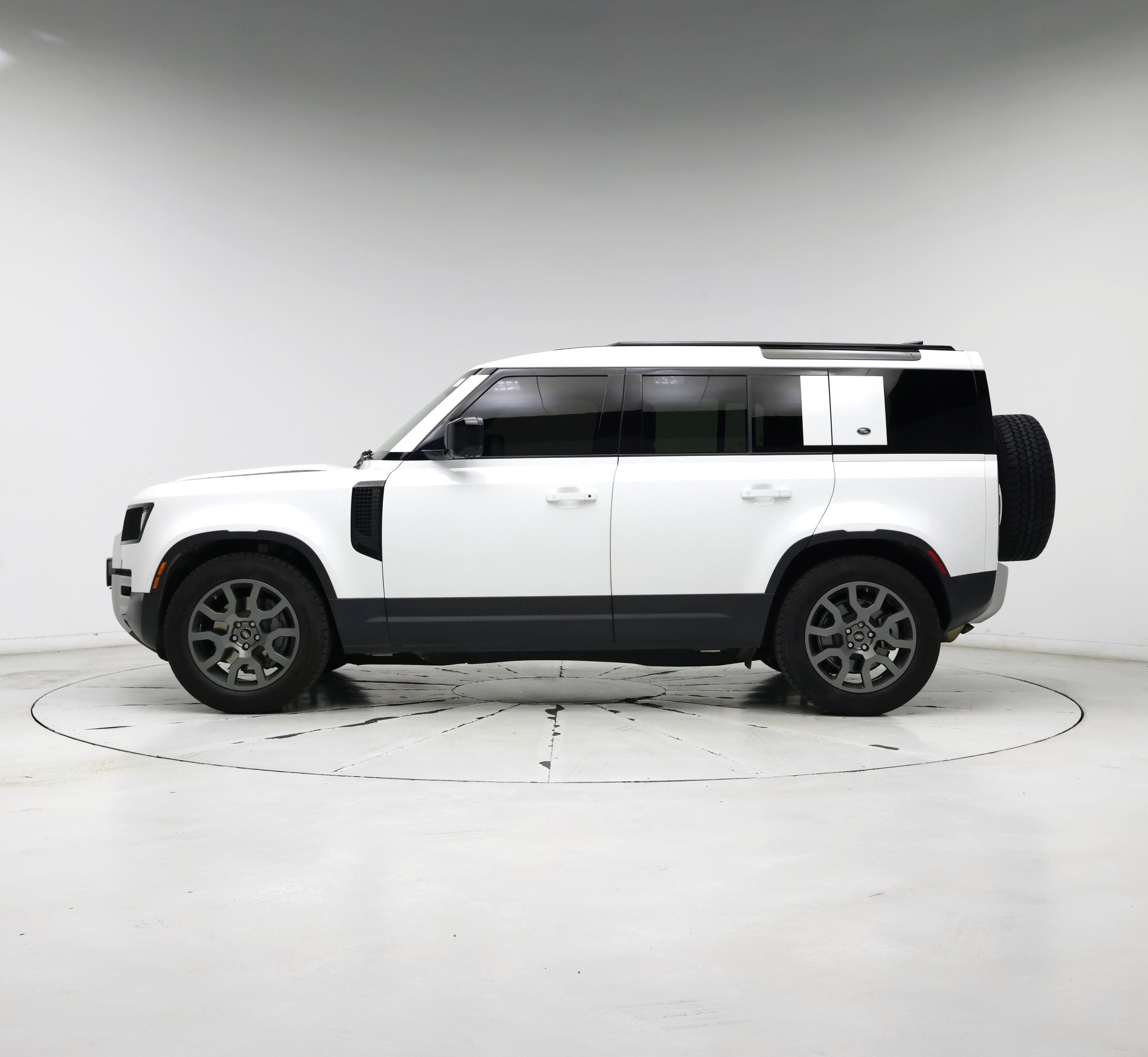 Thumbnail: 2020 Land Rover Defender - 3
