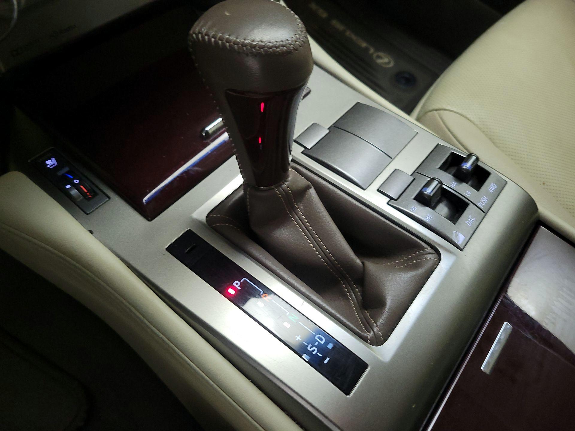 Thumbnail: 2019 Lexus GX - 18