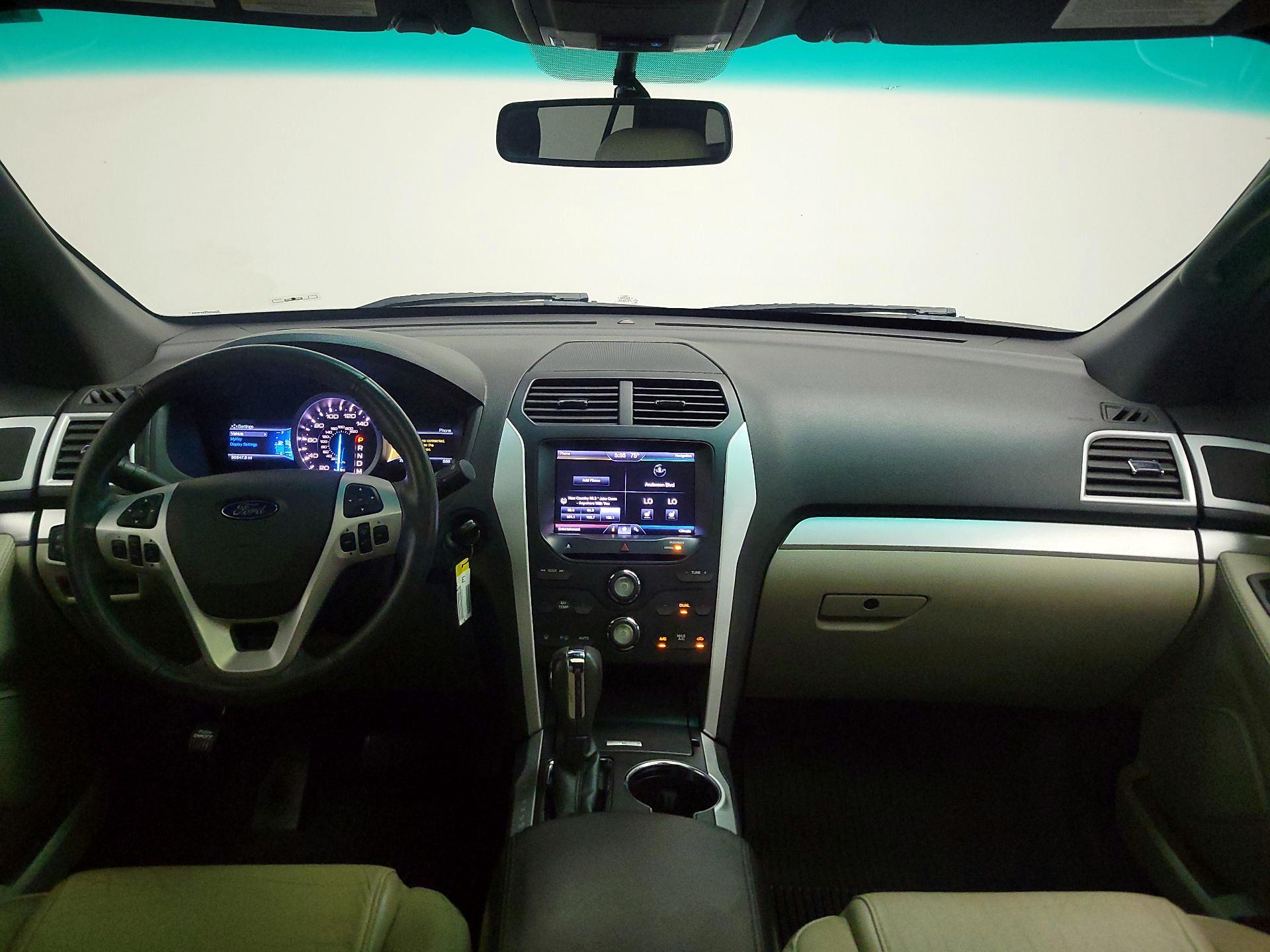 Thumbnail: 2015 Ford Explorer - 9