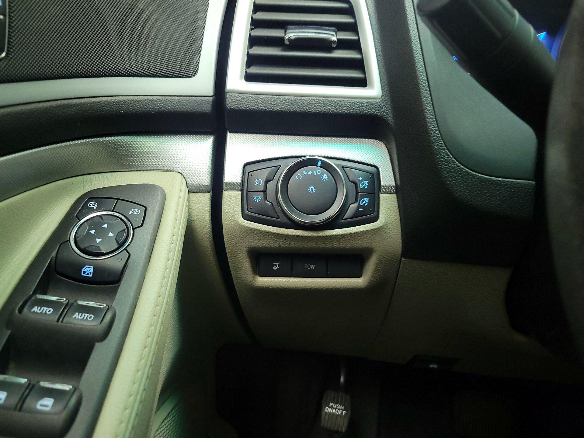 Thumbnail: 2015 Ford Explorer - 13