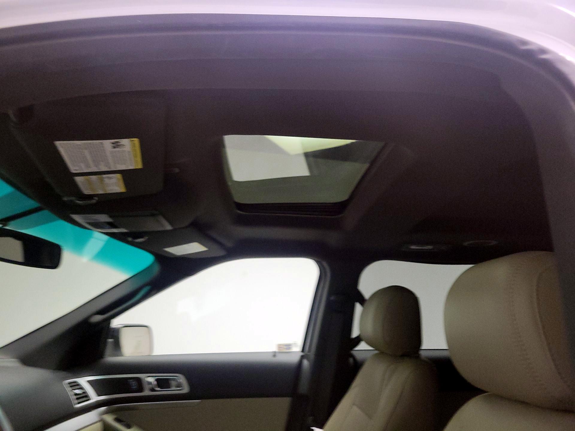 Thumbnail: 2015 Ford Explorer - 19