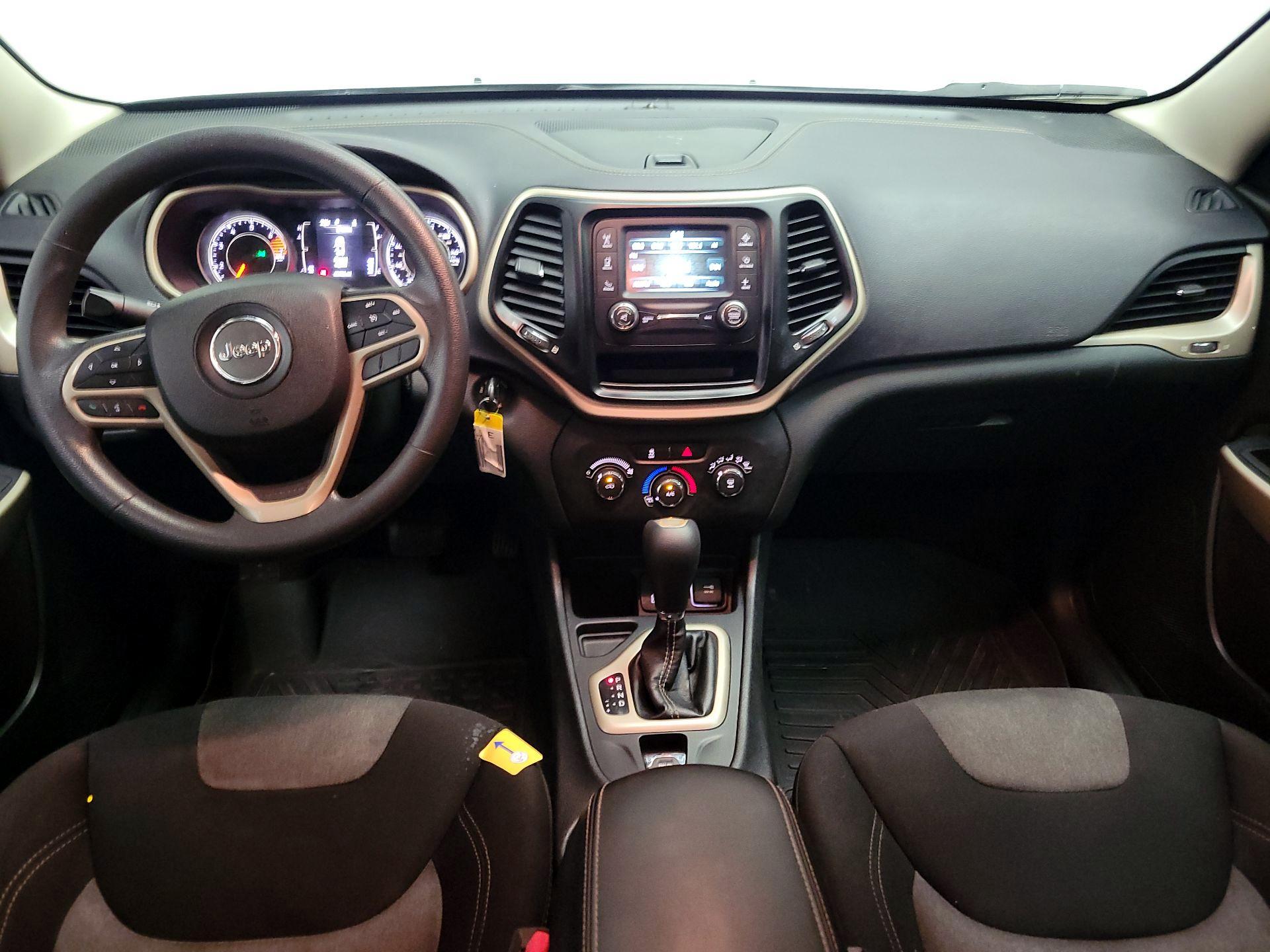 Thumbnail: 2018 Jeep Cherokee - 9