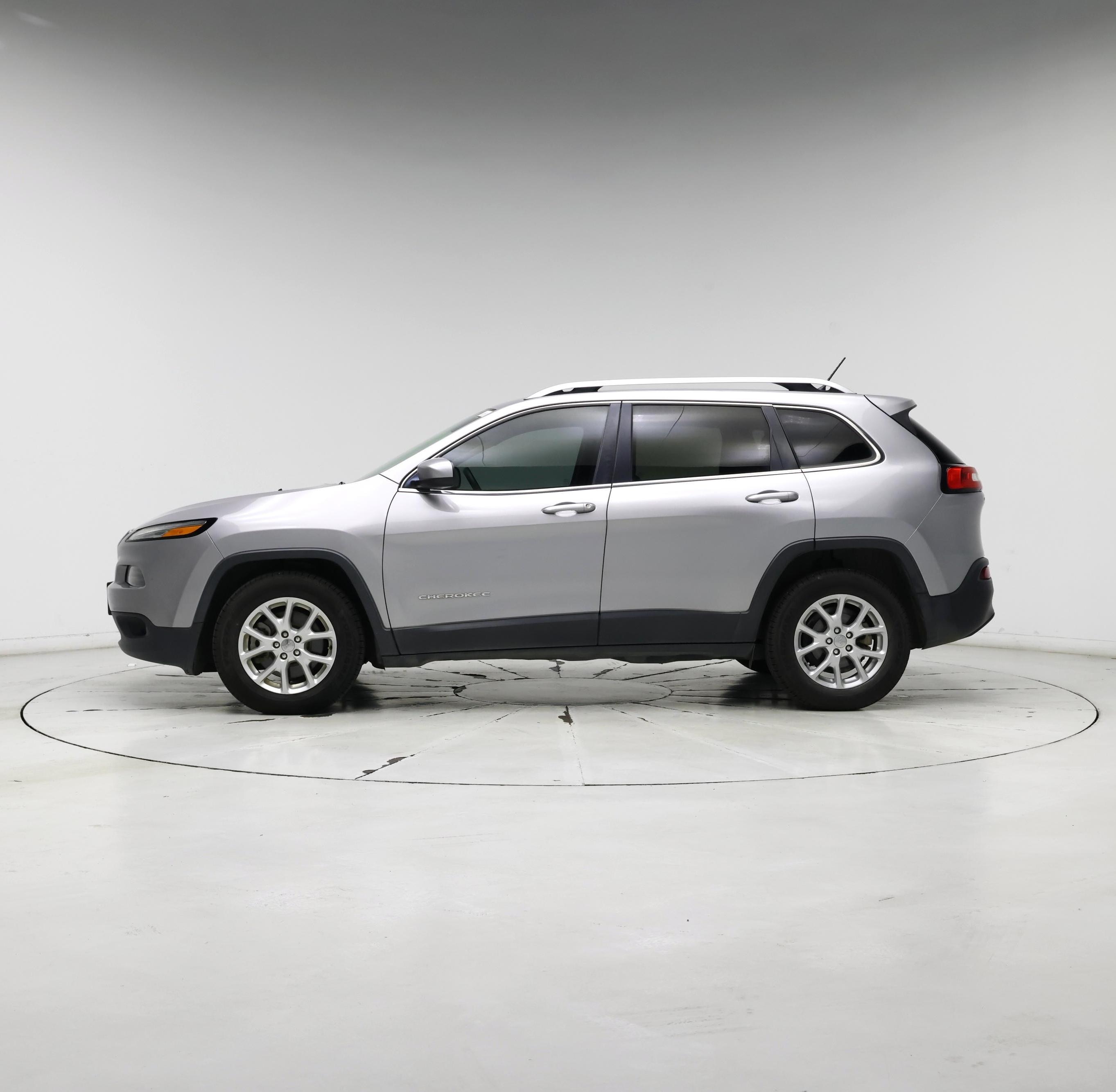 Thumbnail: 2018 Jeep Cherokee - 3