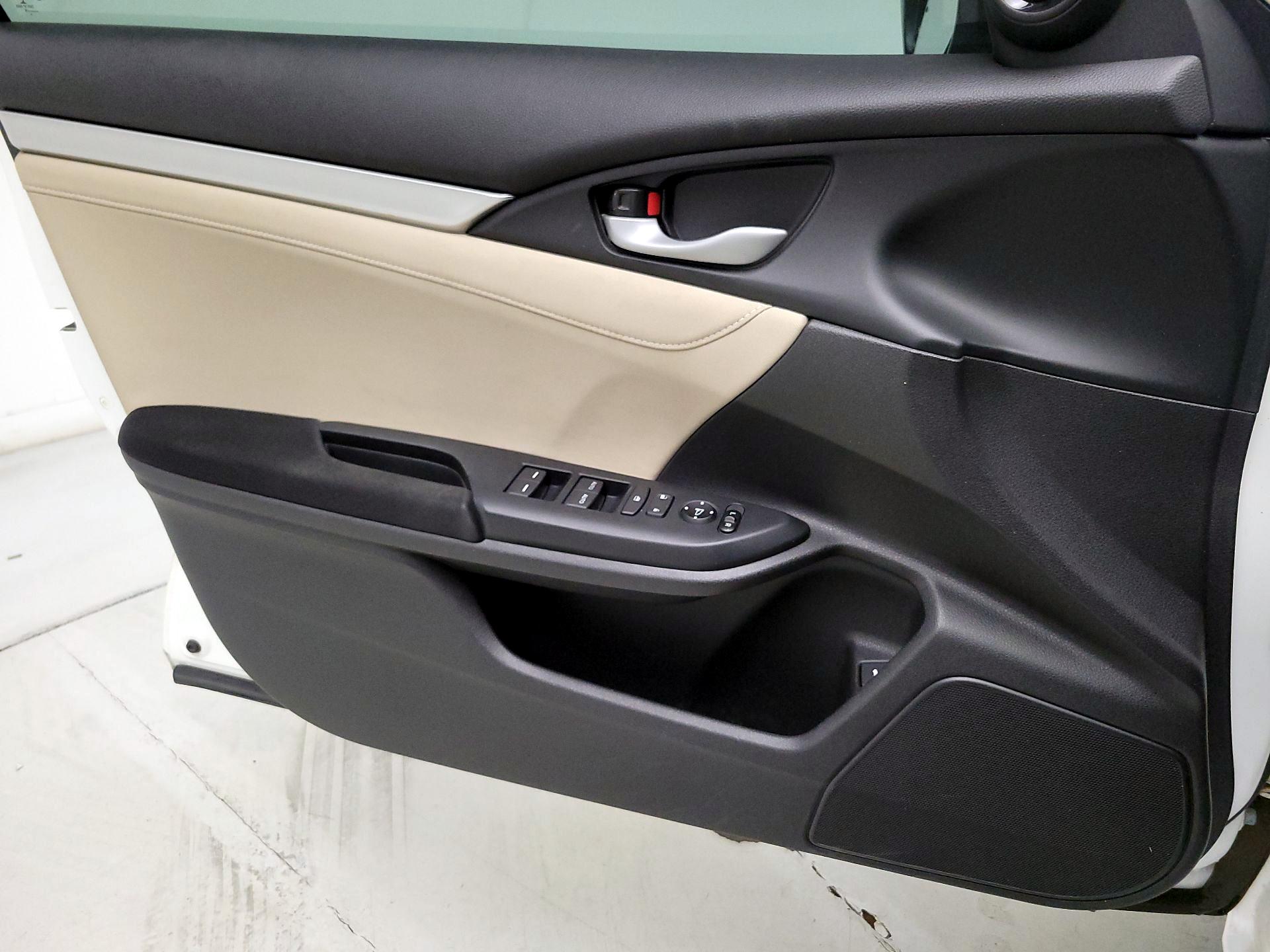 Thumbnail: 2016 Honda Civic - 12