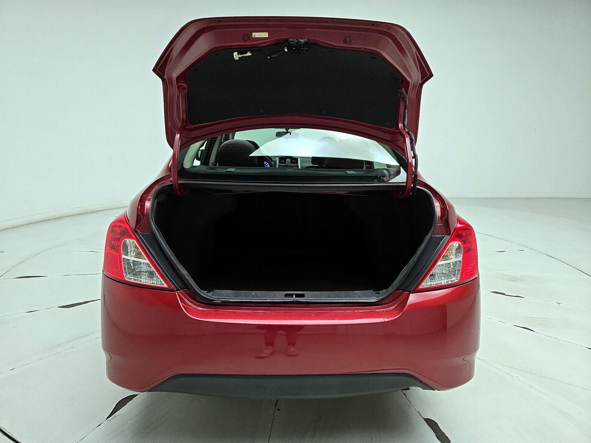 Thumbnail: 2018 Nissan Versa - 19