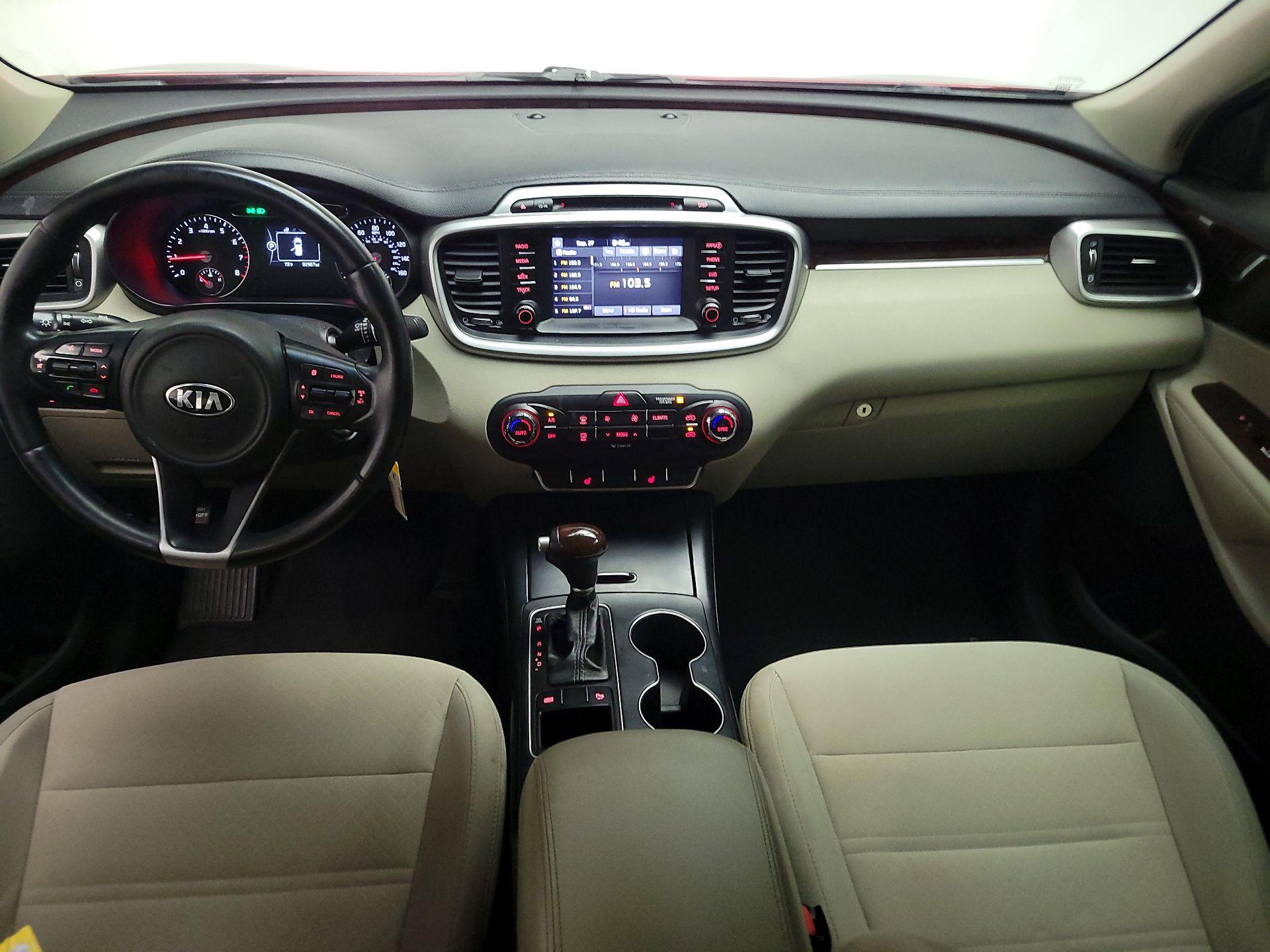 Thumbnail: 2017 Kia Sorento - 9