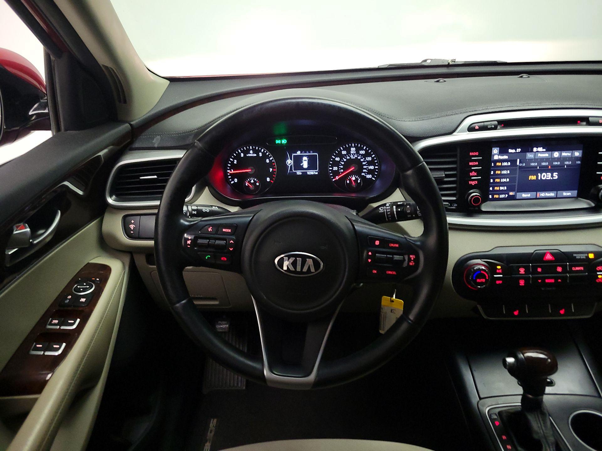 Thumbnail: 2017 Kia Sorento - 10
