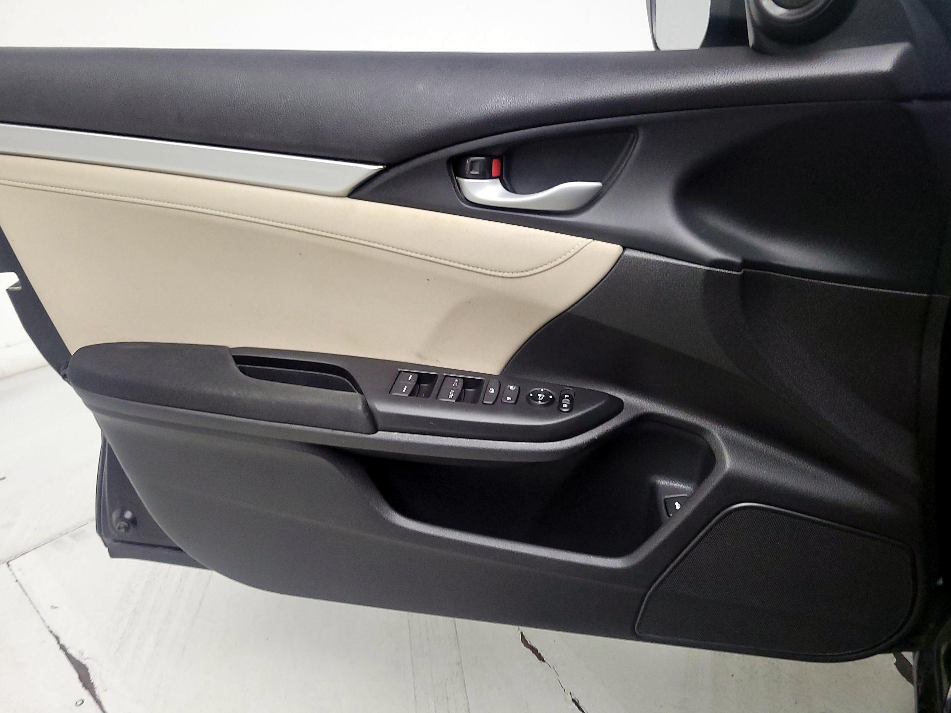 Thumbnail: 2016 Honda Civic - 12