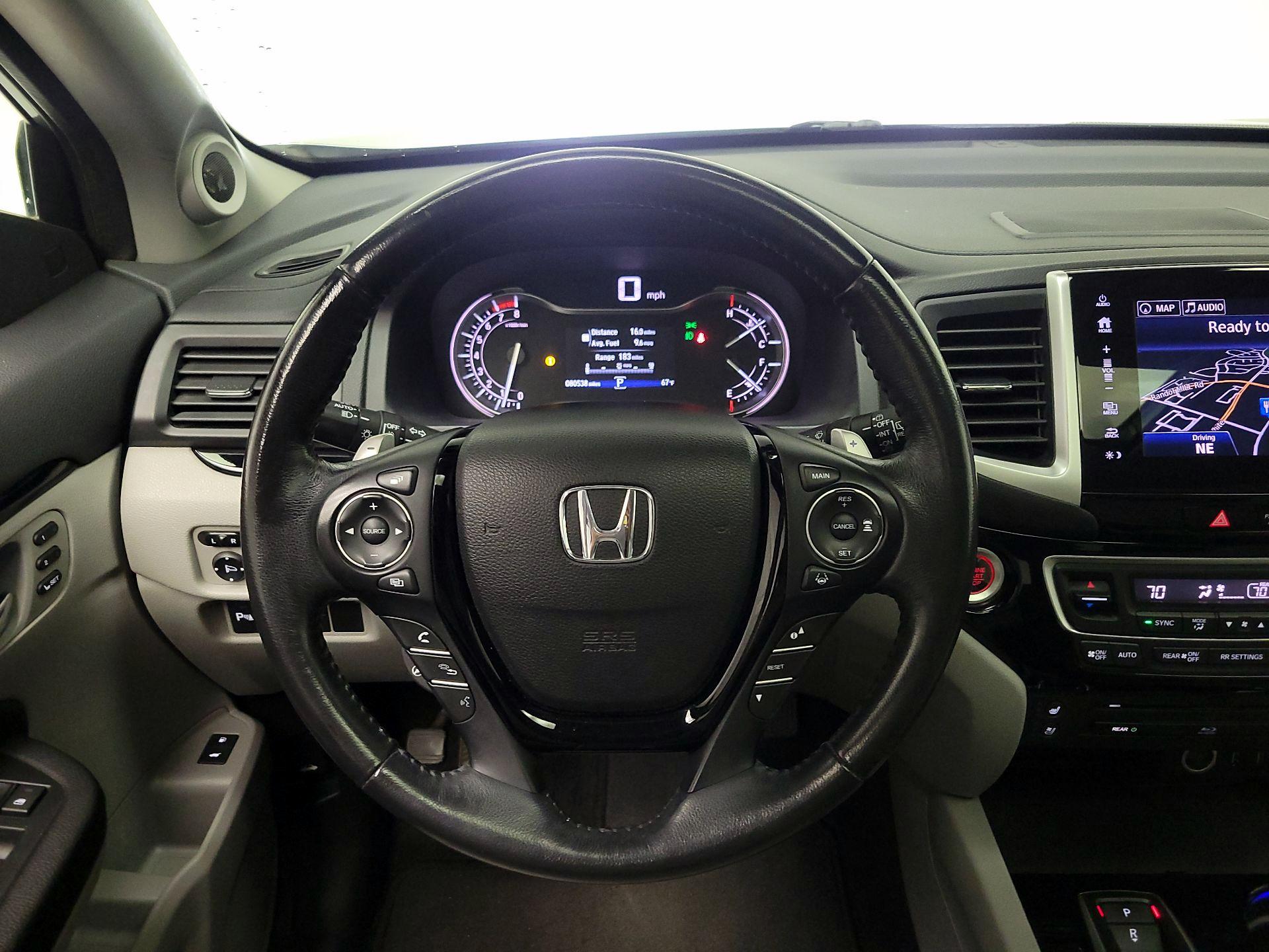 Thumbnail: 2017 Honda Pilot - 10