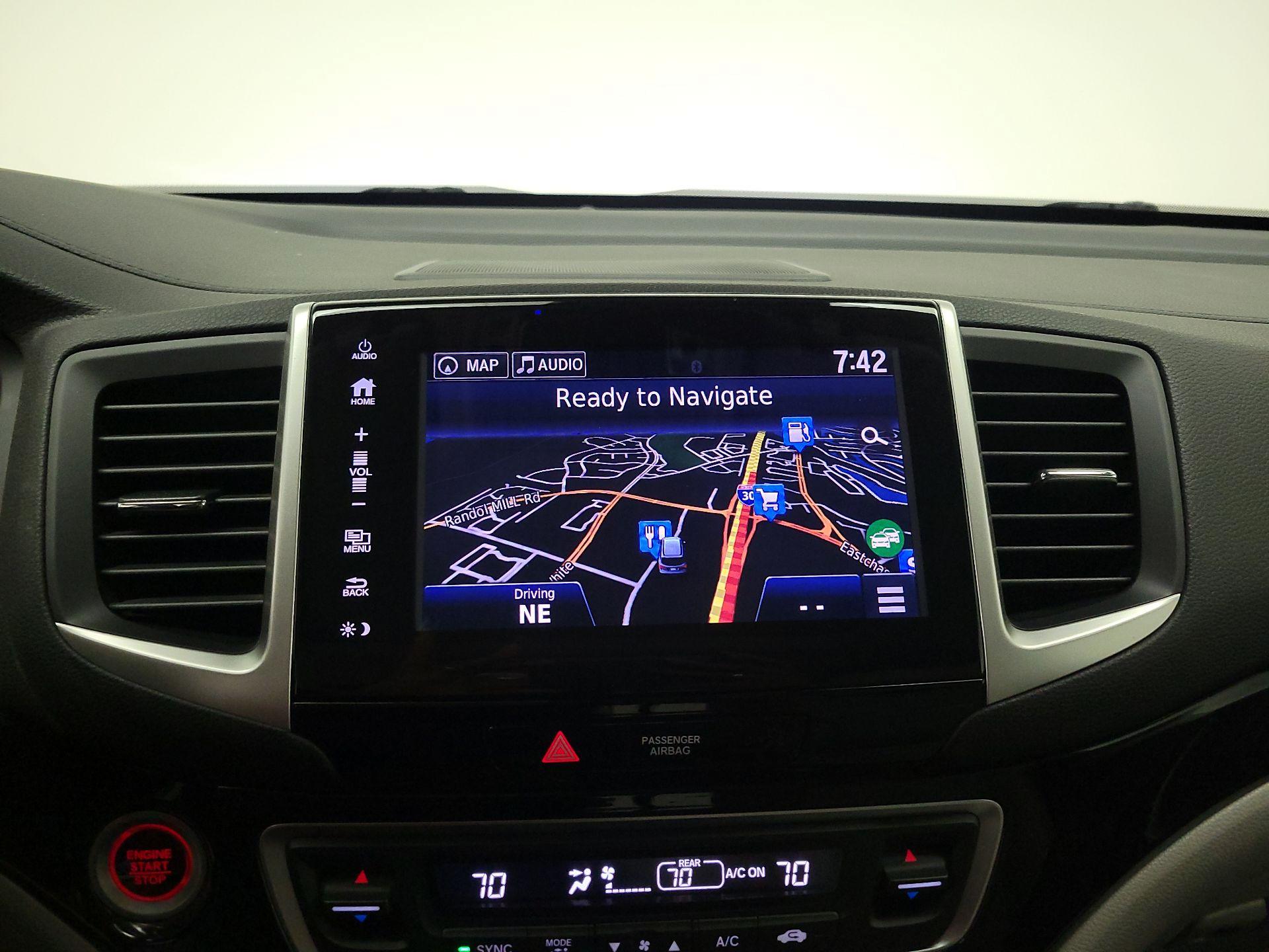 Thumbnail: 2017 Honda Pilot - 14