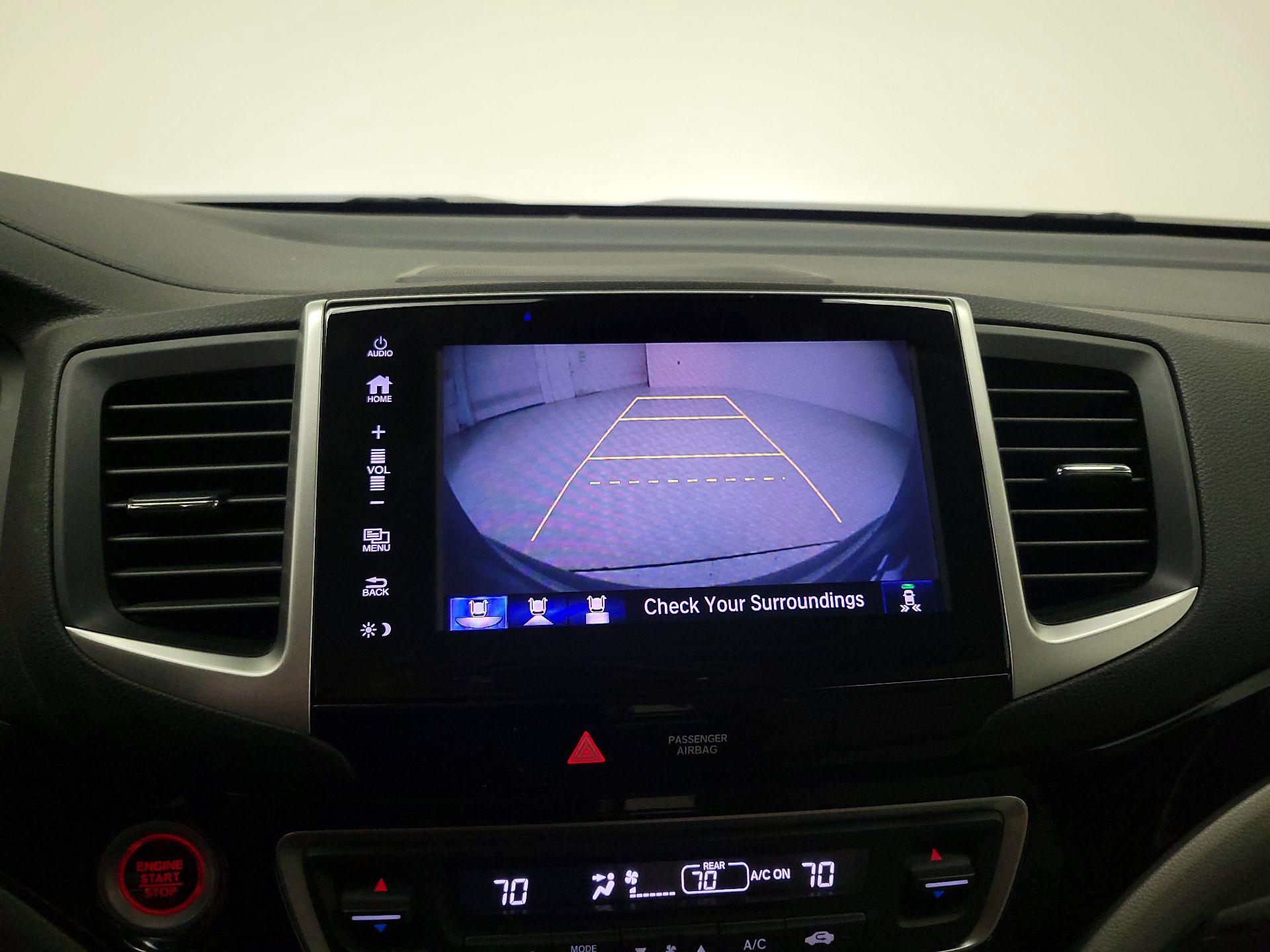 Thumbnail: 2017 Honda Pilot - 15