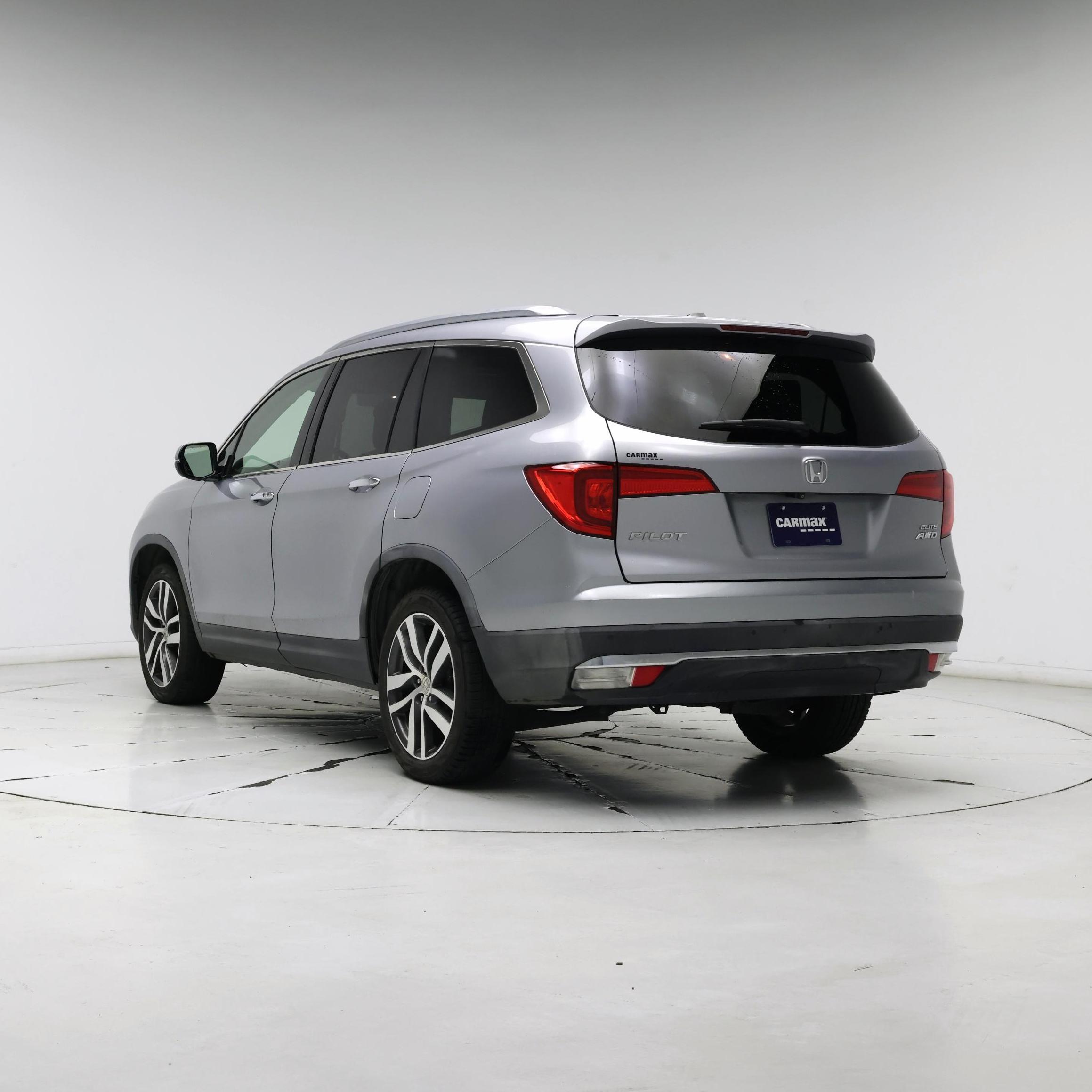 Thumbnail: 2017 Honda Pilot - 2