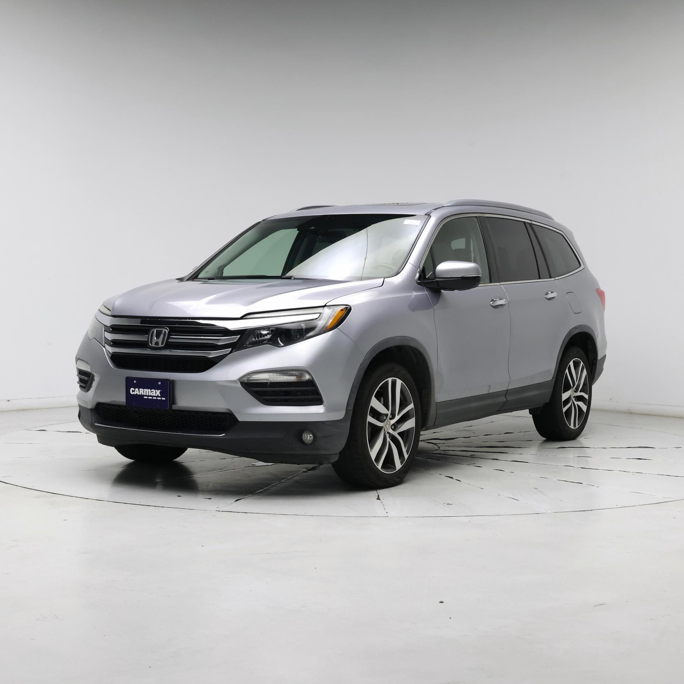 Thumbnail: 2017 Honda Pilot - 4