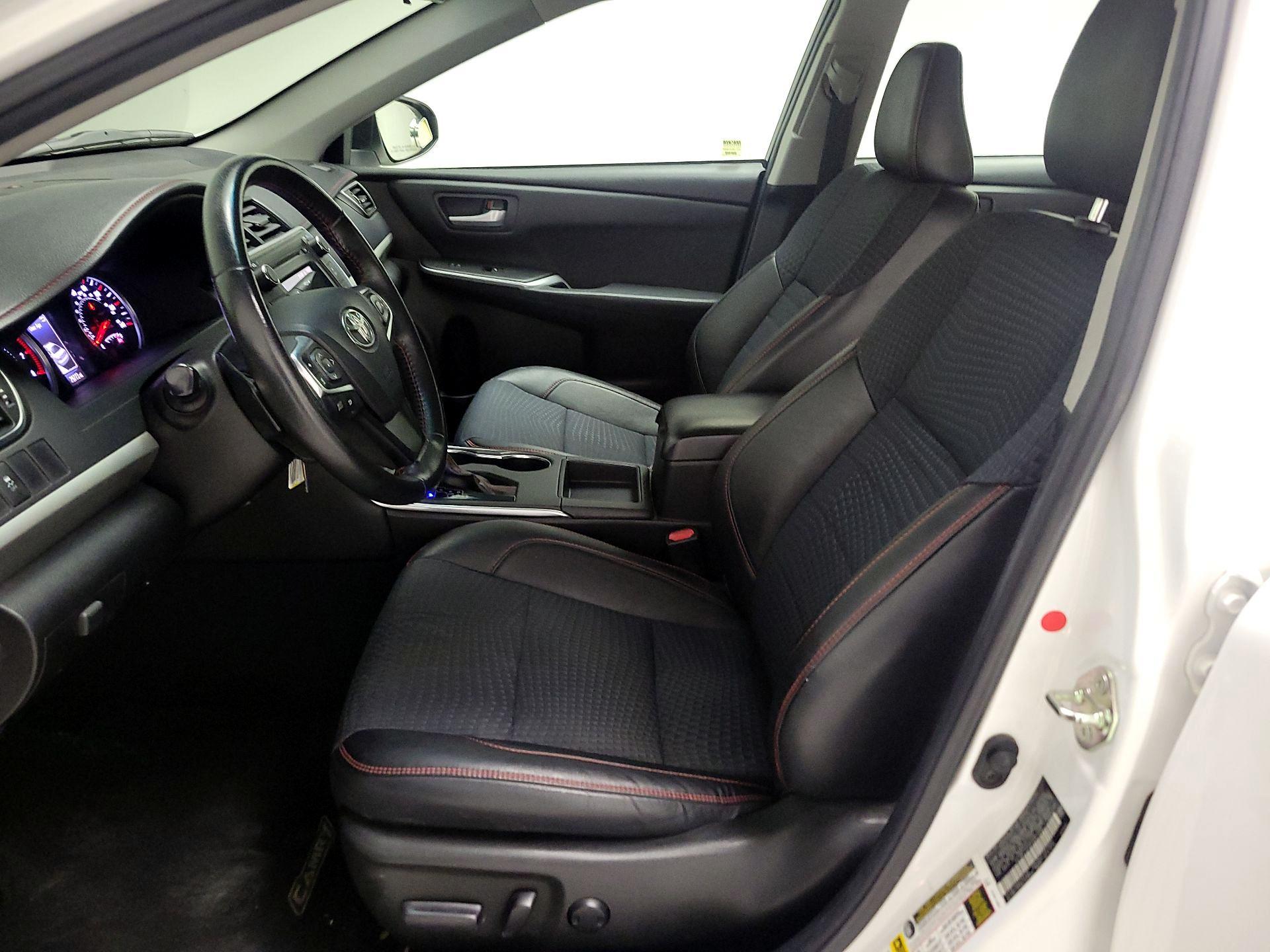 Thumbnail: 2015 Toyota Camry - 11