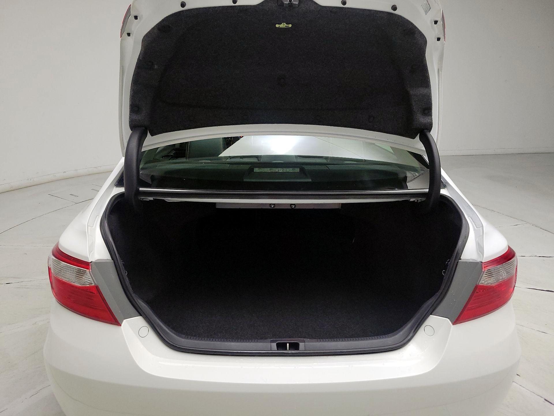 Thumbnail: 2015 Toyota Camry - 20