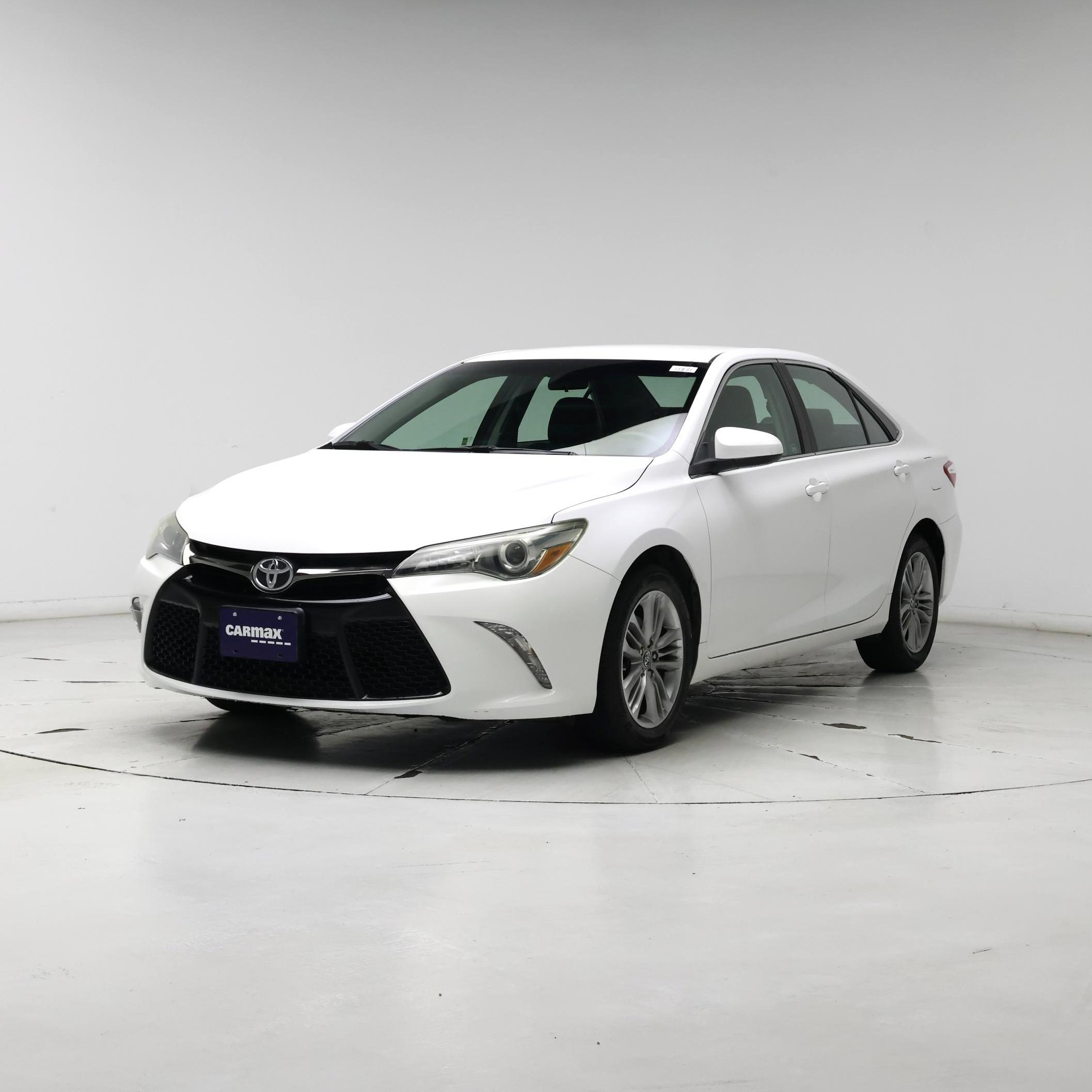 Thumbnail: 2015 Toyota Camry - 4