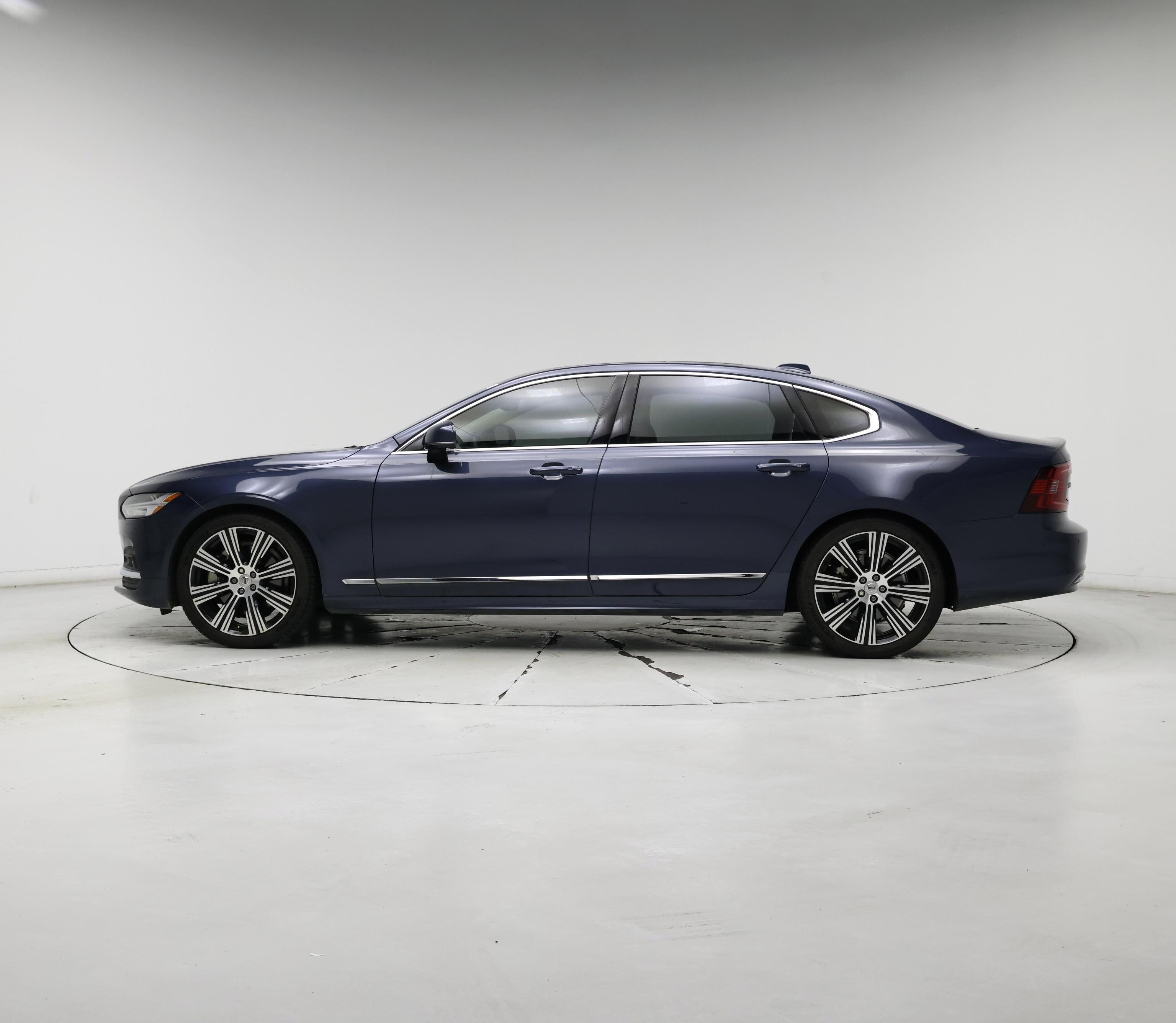 Thumbnail: 2023 Volvo S90 - 3