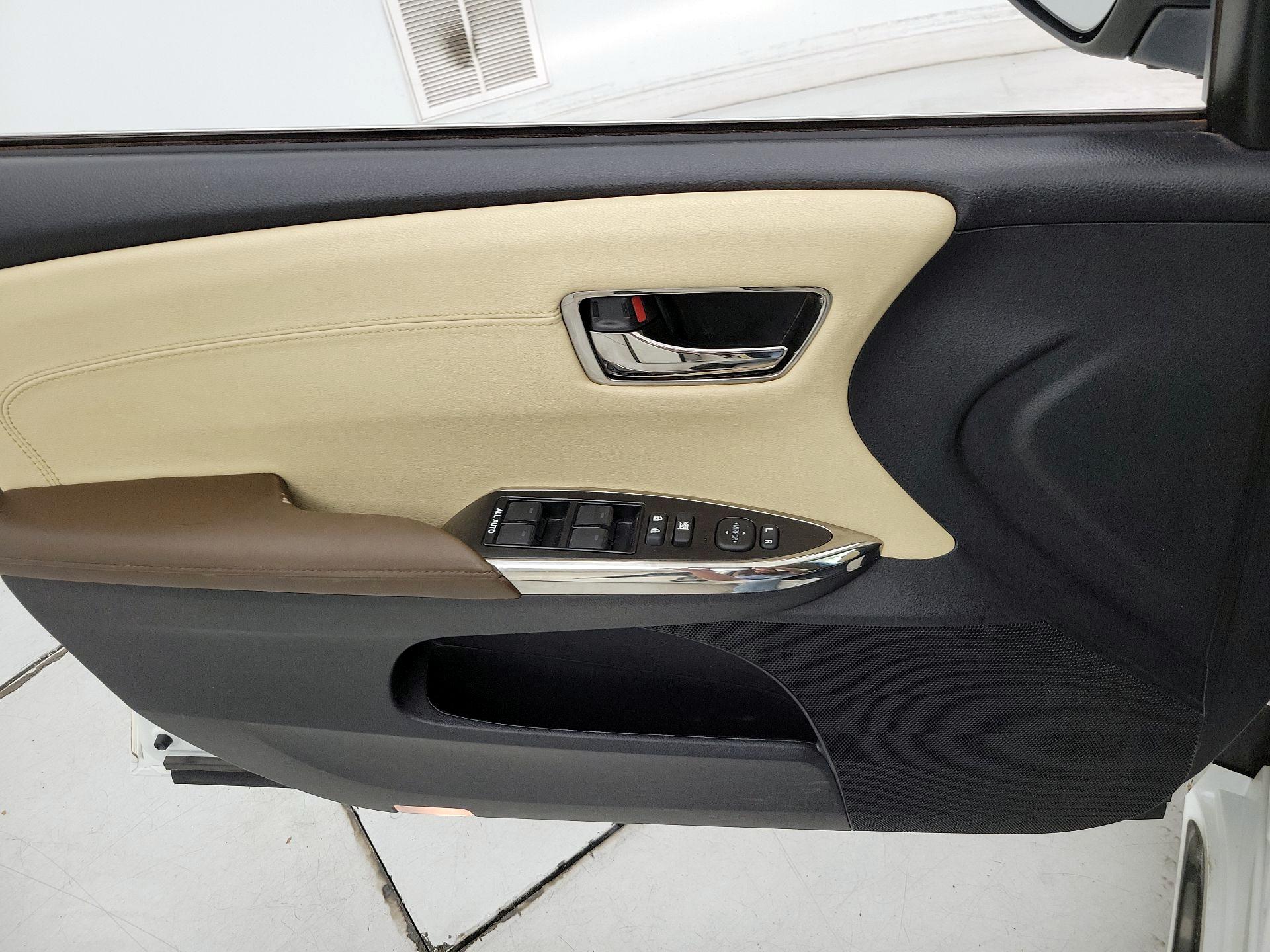 Thumbnail: 2014 Toyota Avalon - 12