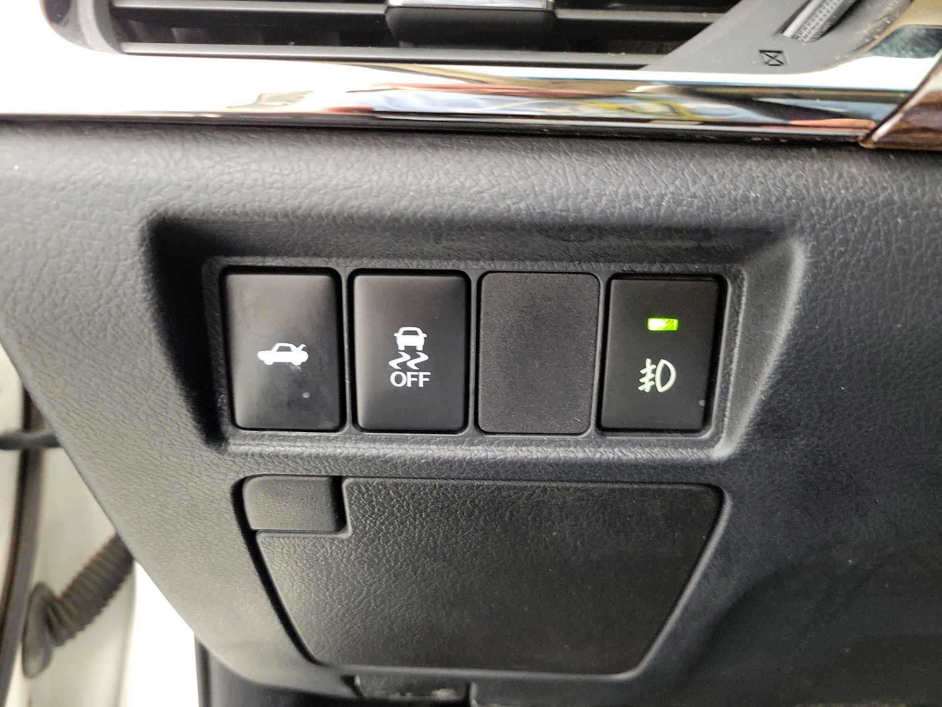 Thumbnail: 2014 Toyota Avalon - 13