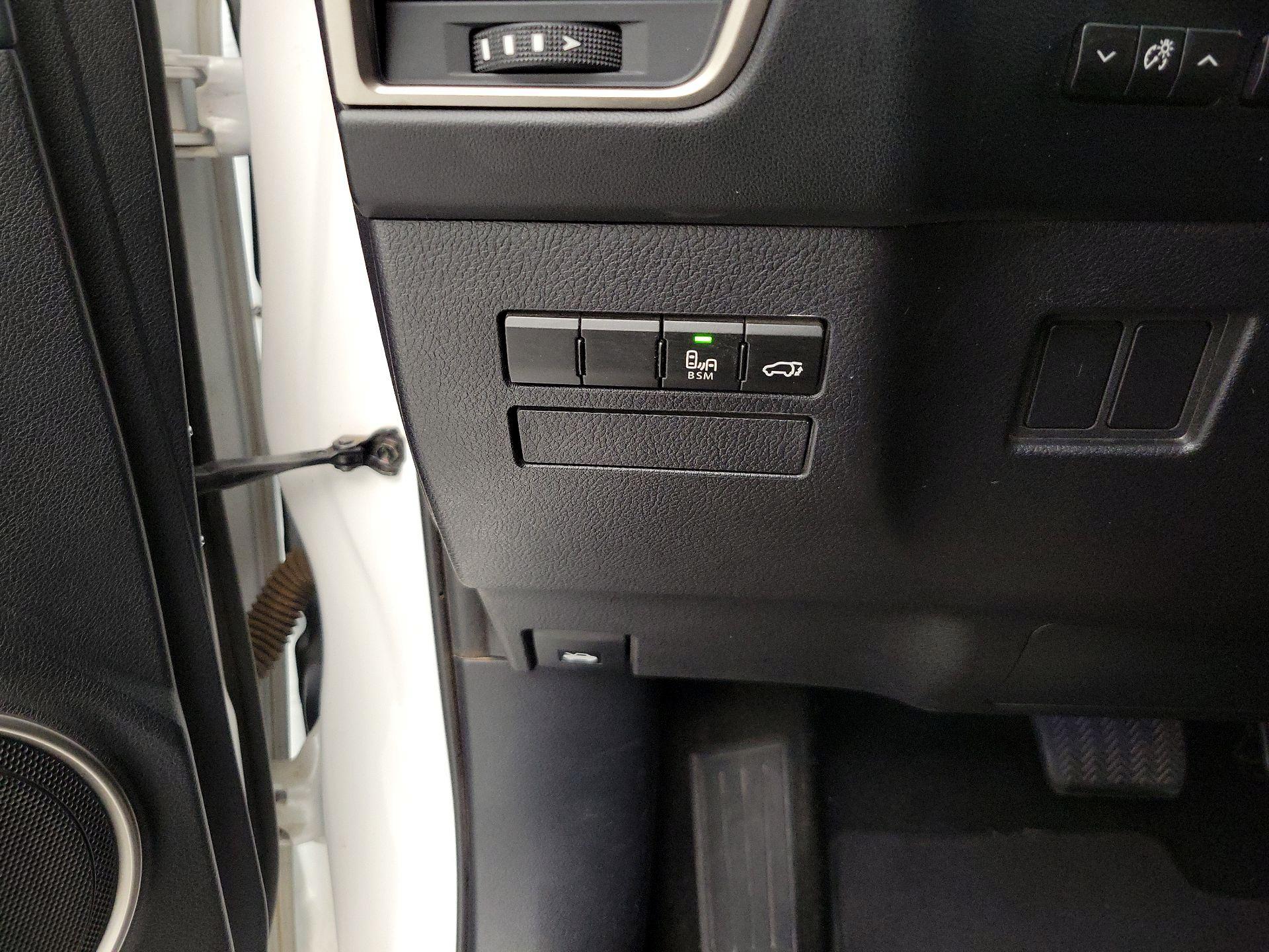 Thumbnail: 2016 Lexus NX - 13