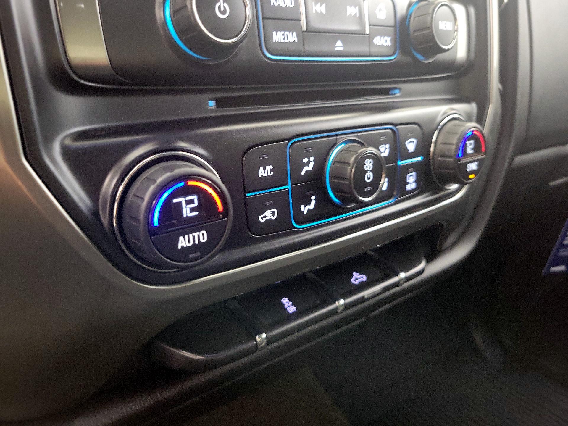 Thumbnail: 2015 Chevrolet Silverado 1500 - 16