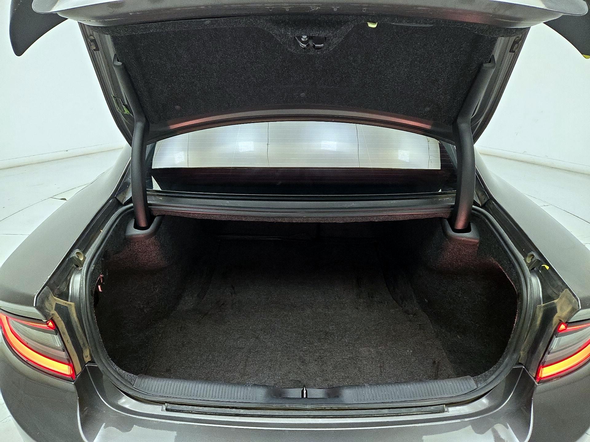 Thumbnail: 2019 Dodge Charger - 20