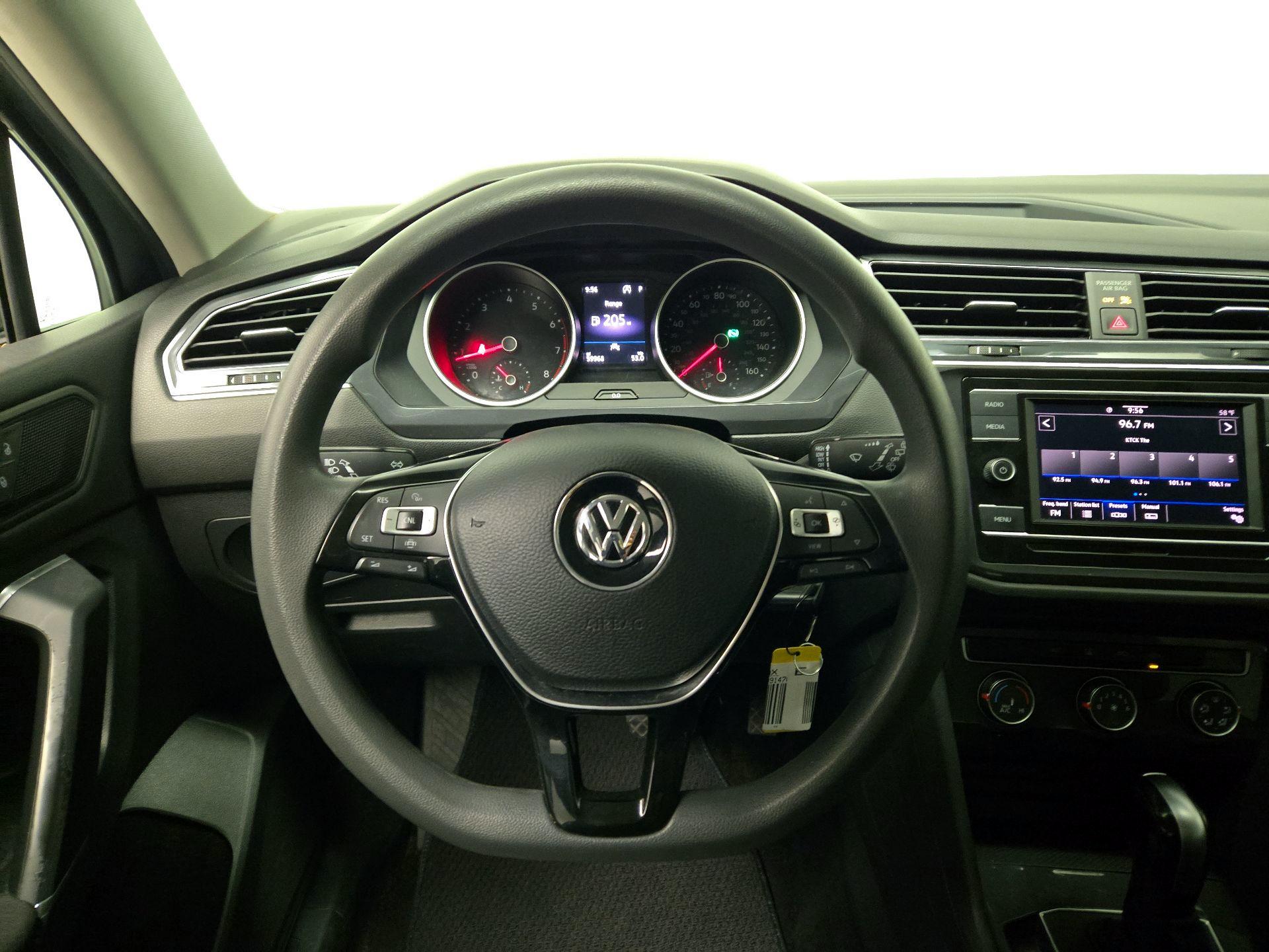 Thumbnail: 2020 Volkswagen Tiguan - 10