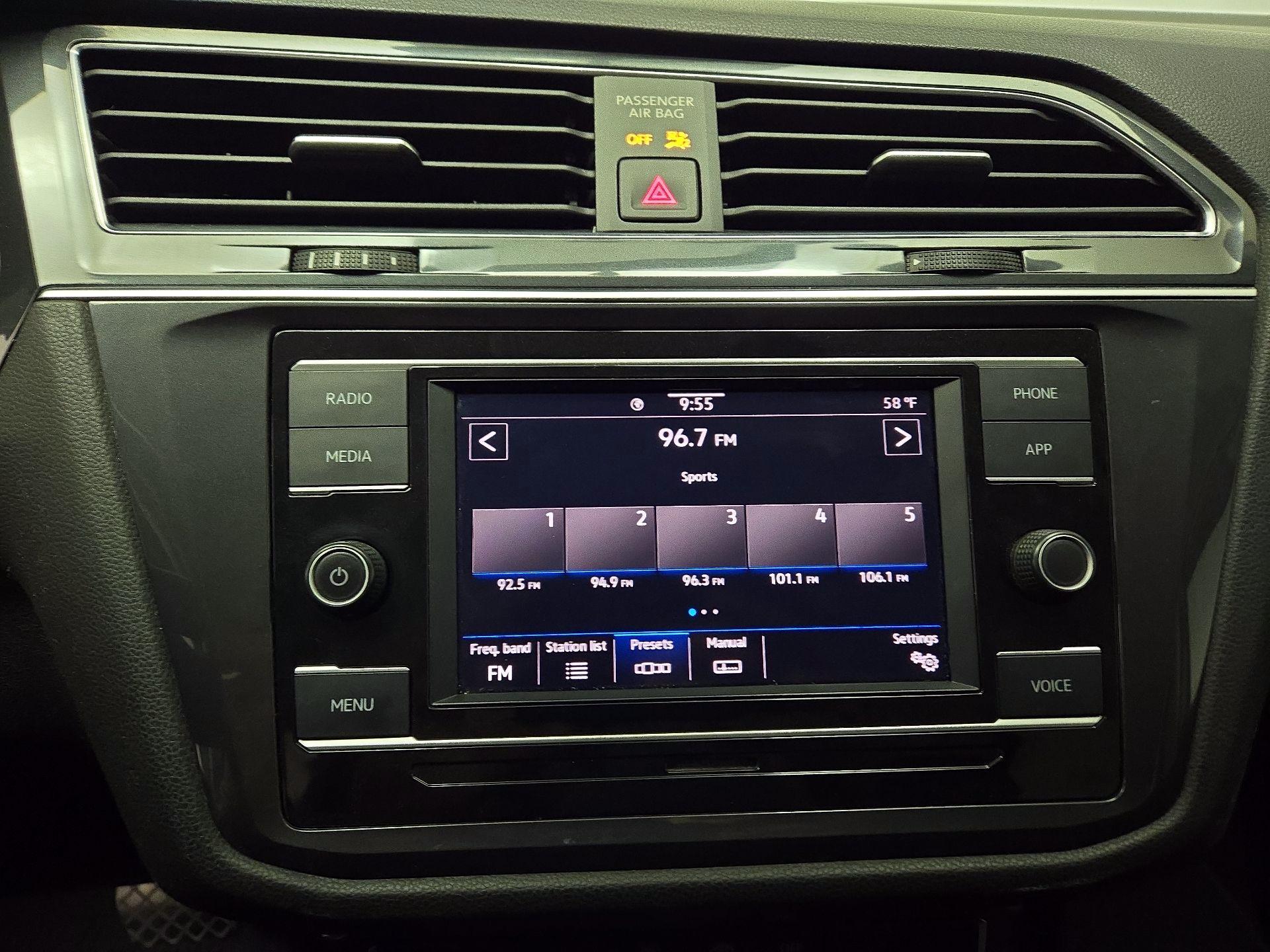 Thumbnail: 2020 Volkswagen Tiguan - 15