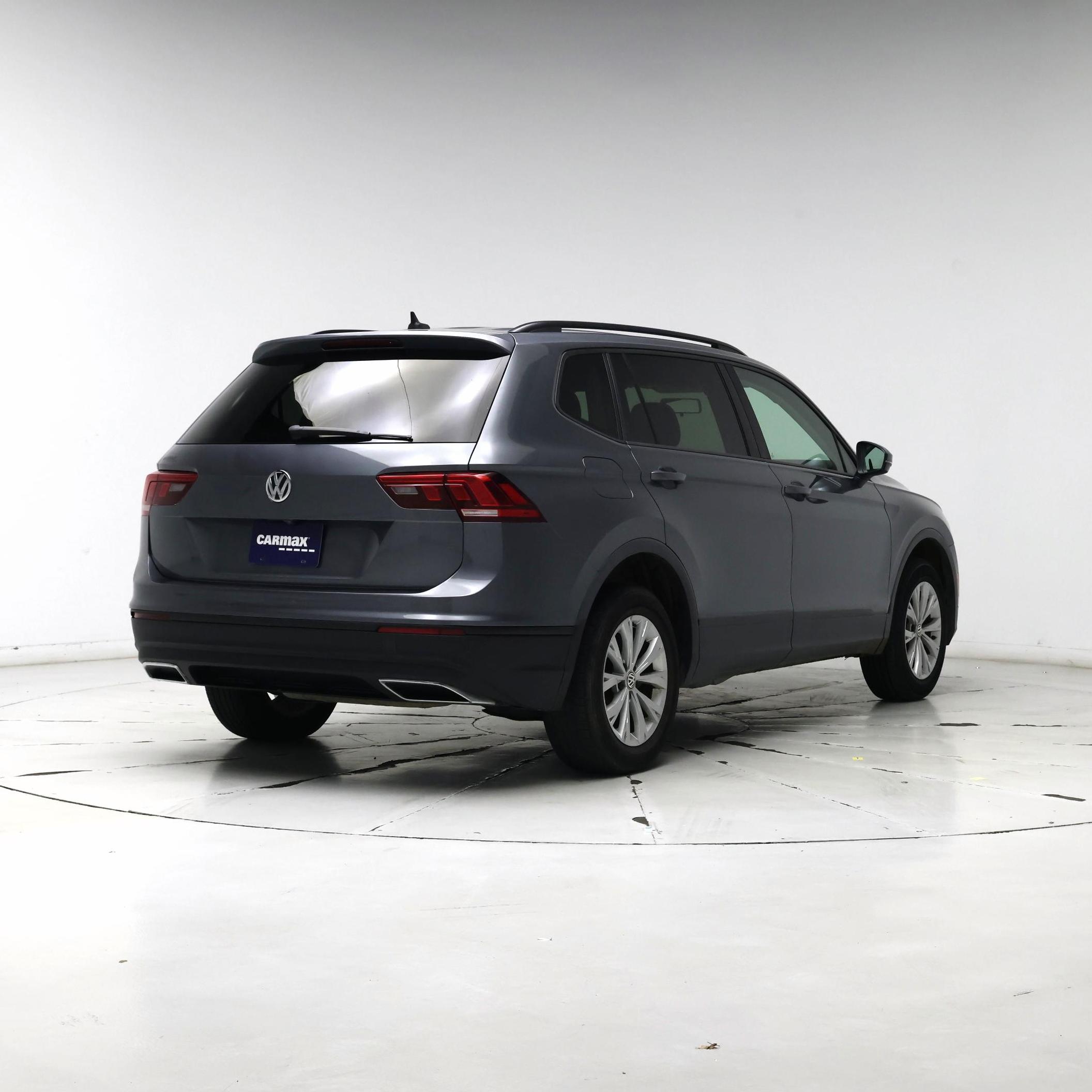 Thumbnail: 2020 Volkswagen Tiguan - 8