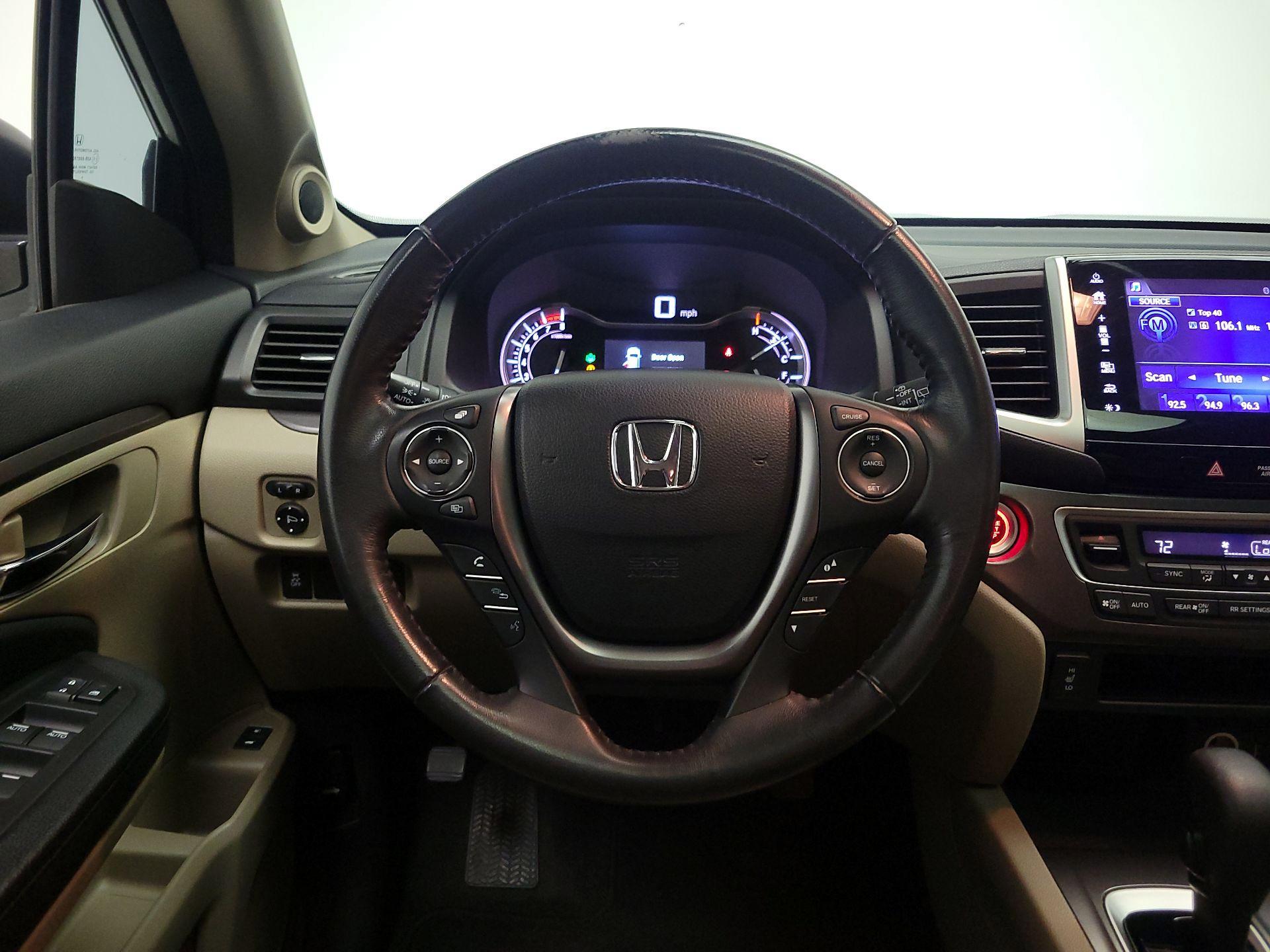 Thumbnail: 2018 Honda Pilot - 10