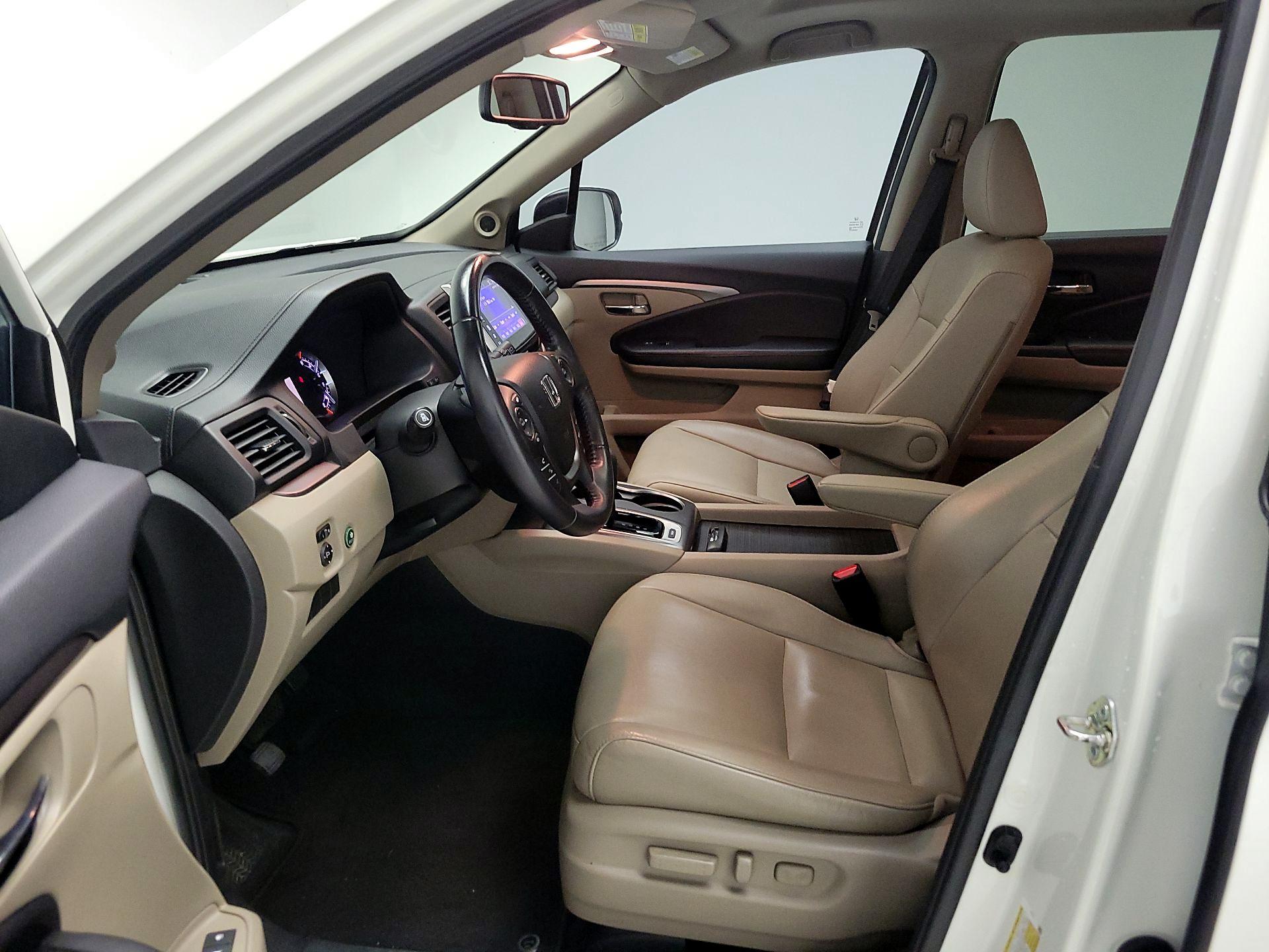 Thumbnail: 2018 Honda Pilot - 11