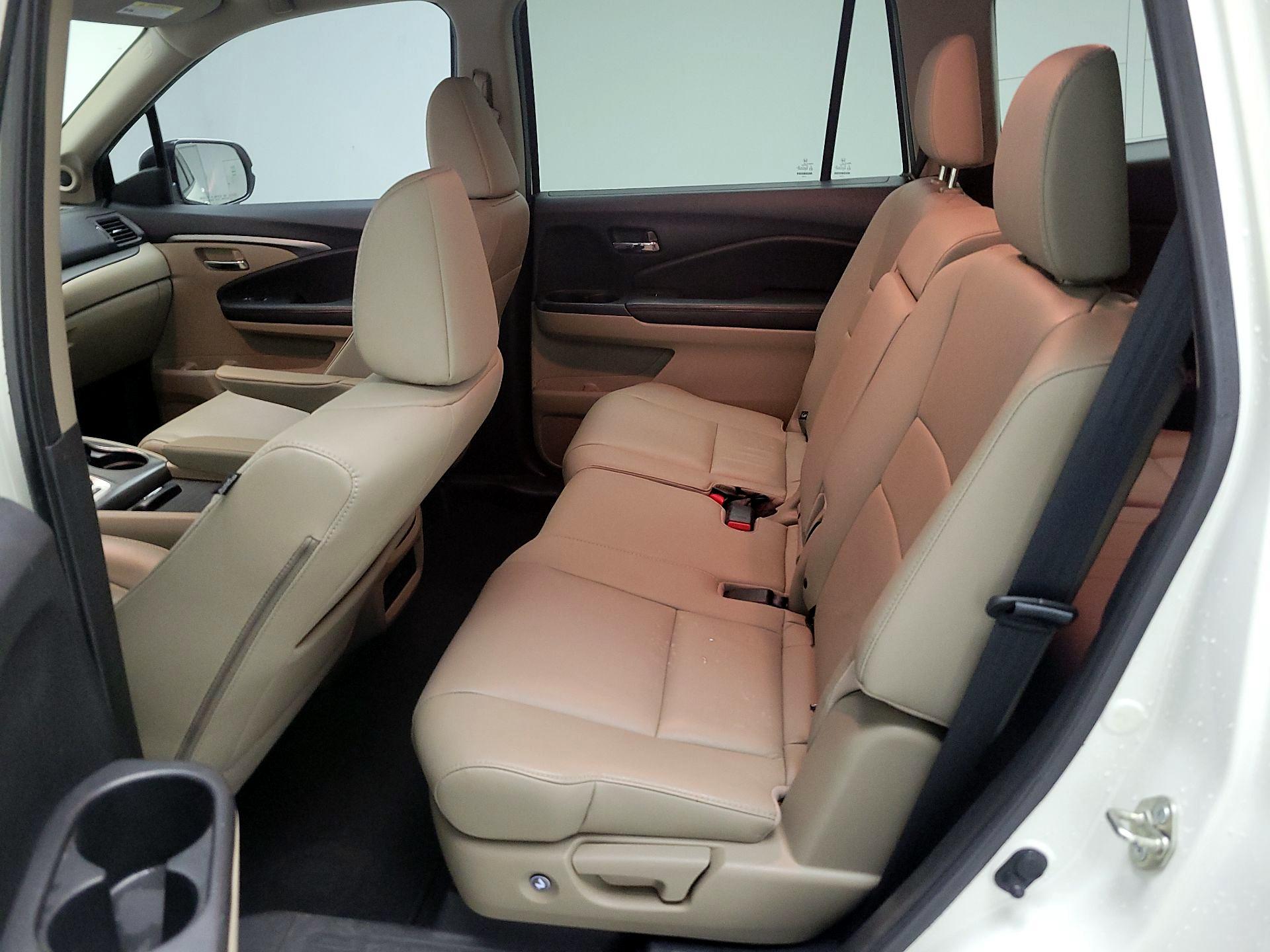 Thumbnail: 2018 Honda Pilot - 19