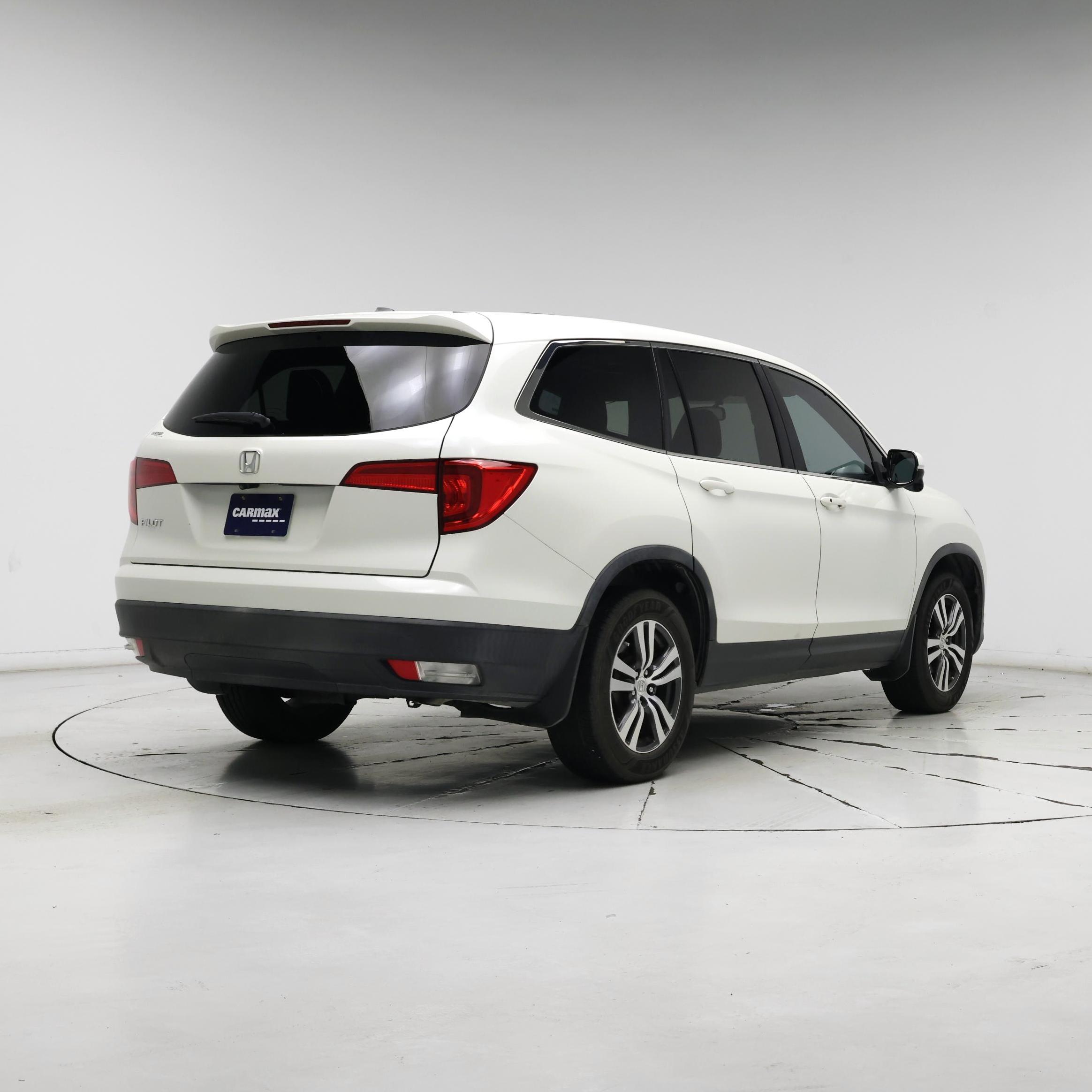 Thumbnail: 2018 Honda Pilot - 8