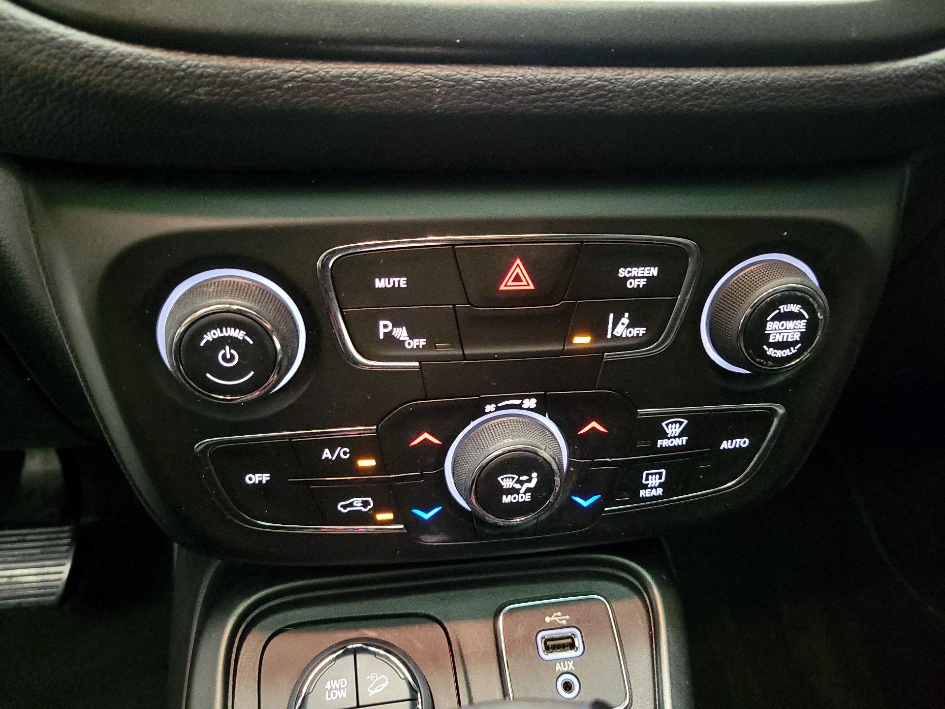 Thumbnail: 2018 Jeep Compass - 17