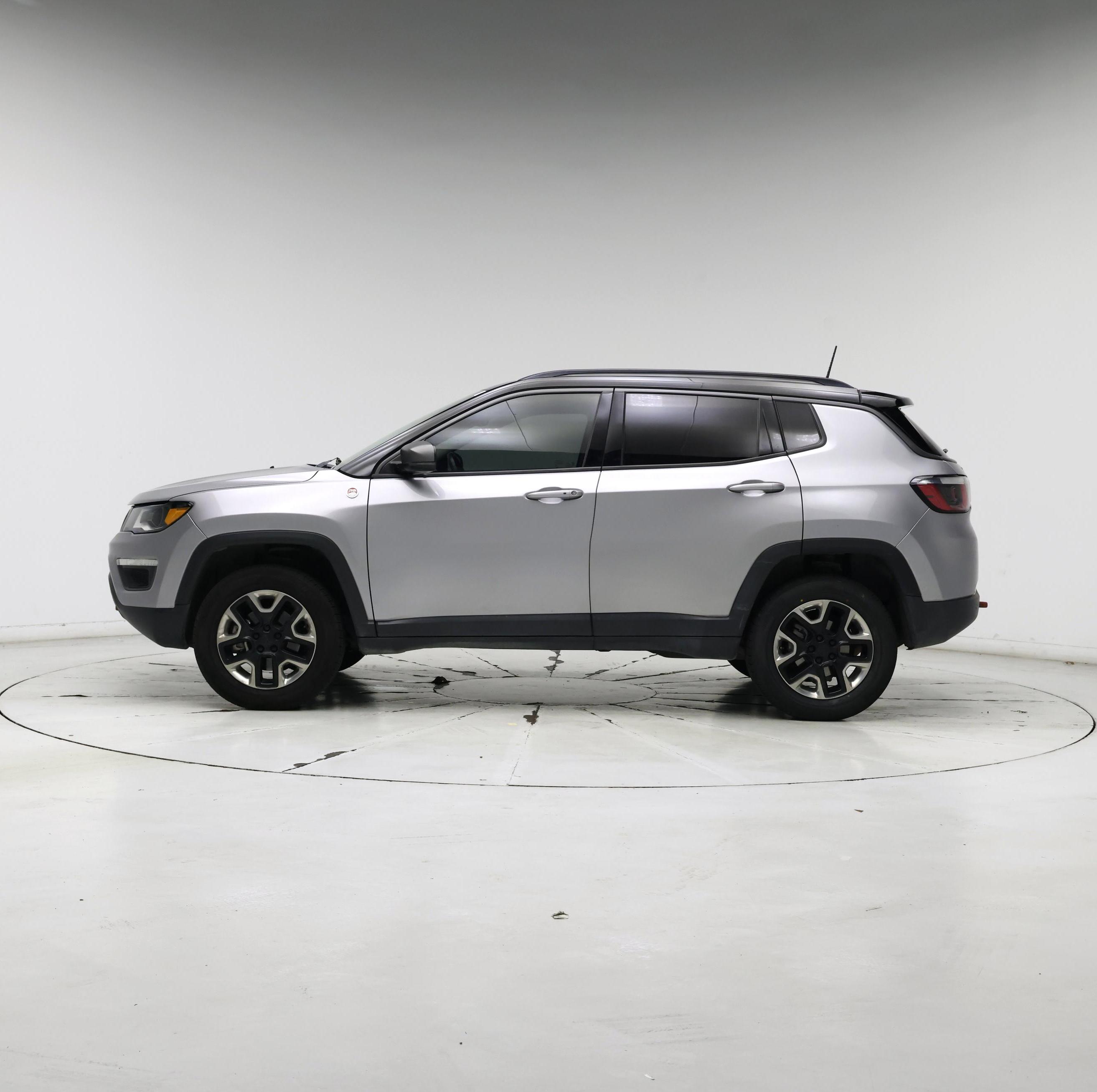 Thumbnail: 2018 Jeep Compass - 3