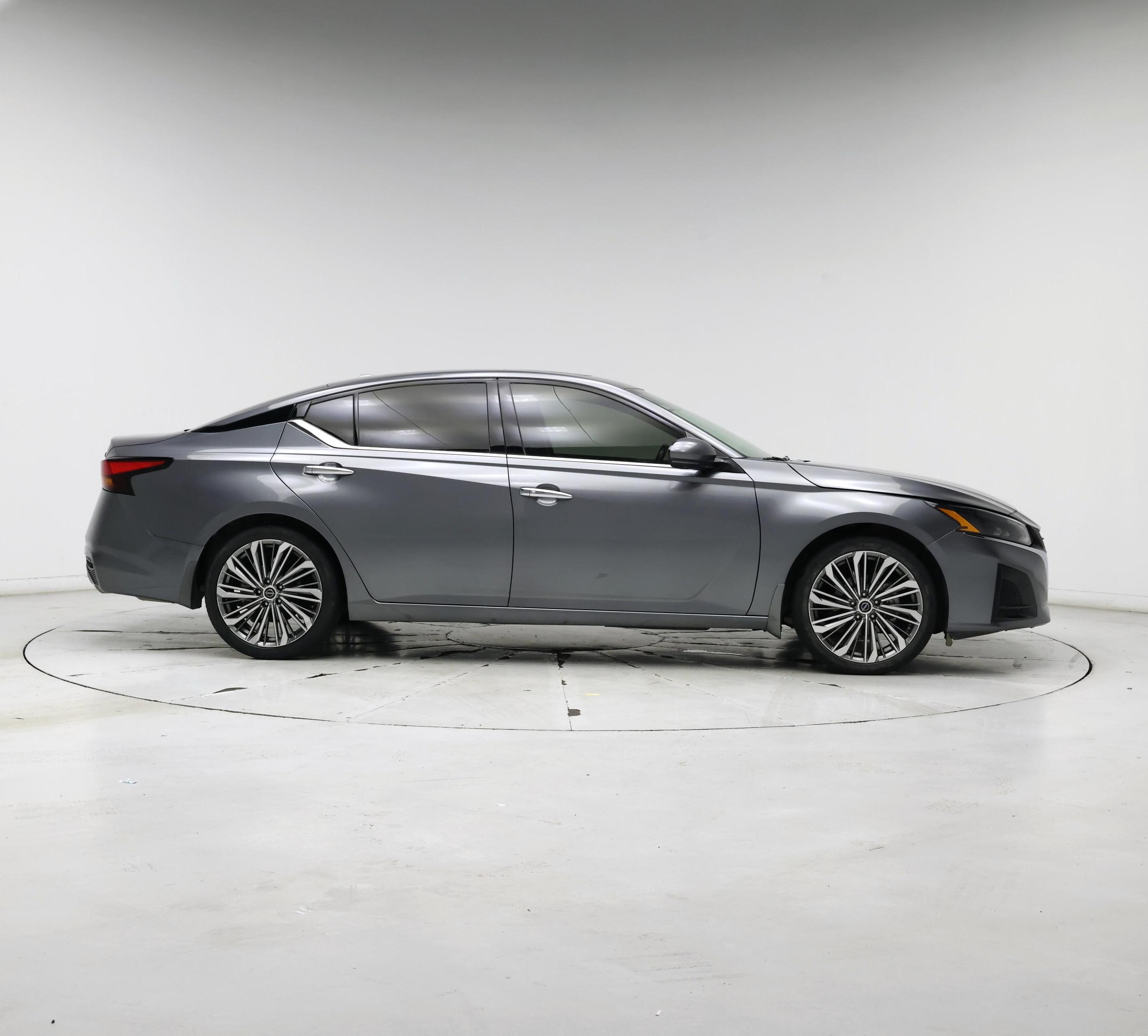 Thumbnail: 2023 Nissan Altima - 7