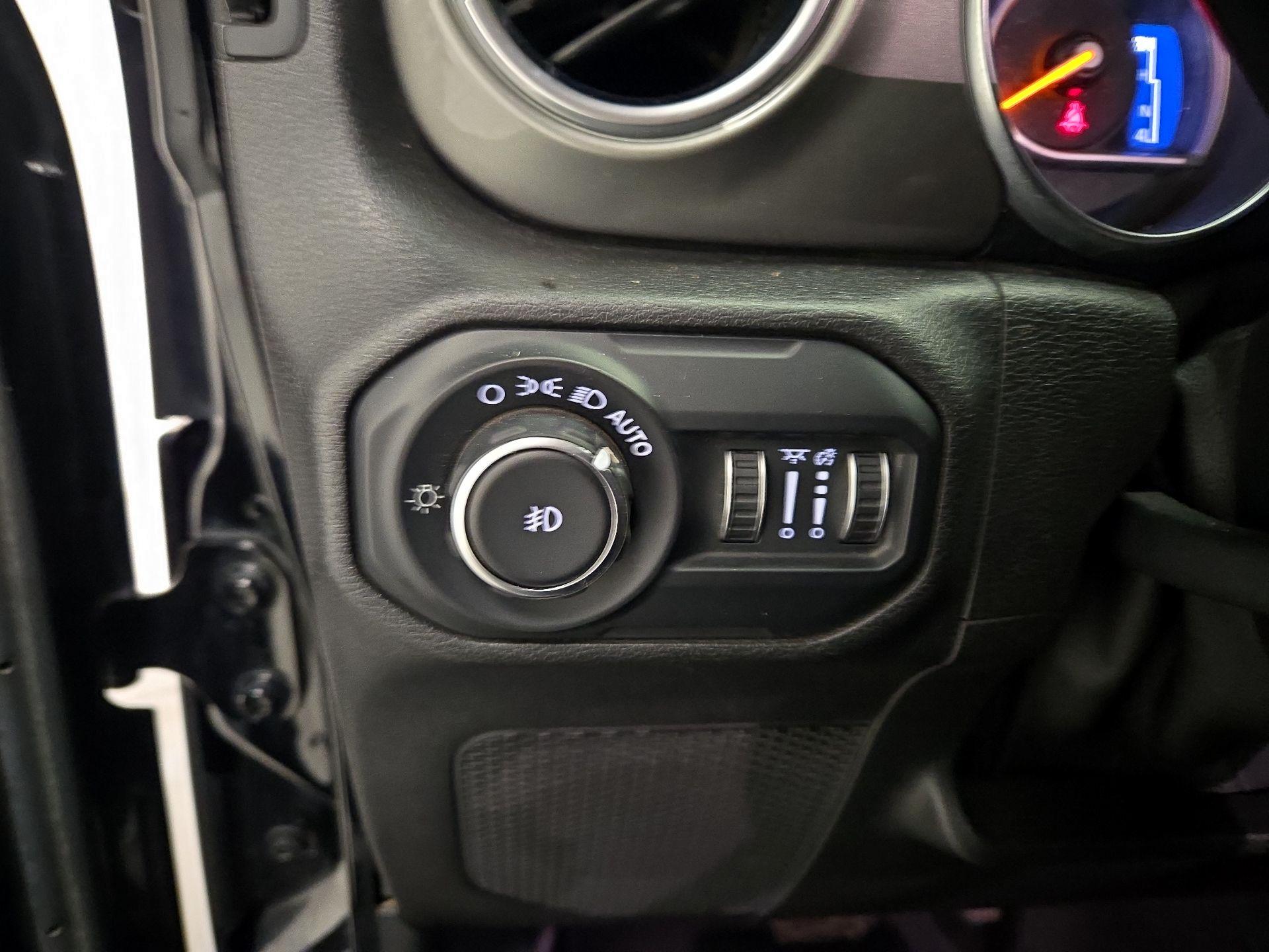 Thumbnail: 2019 Jeep Wrangler - 13