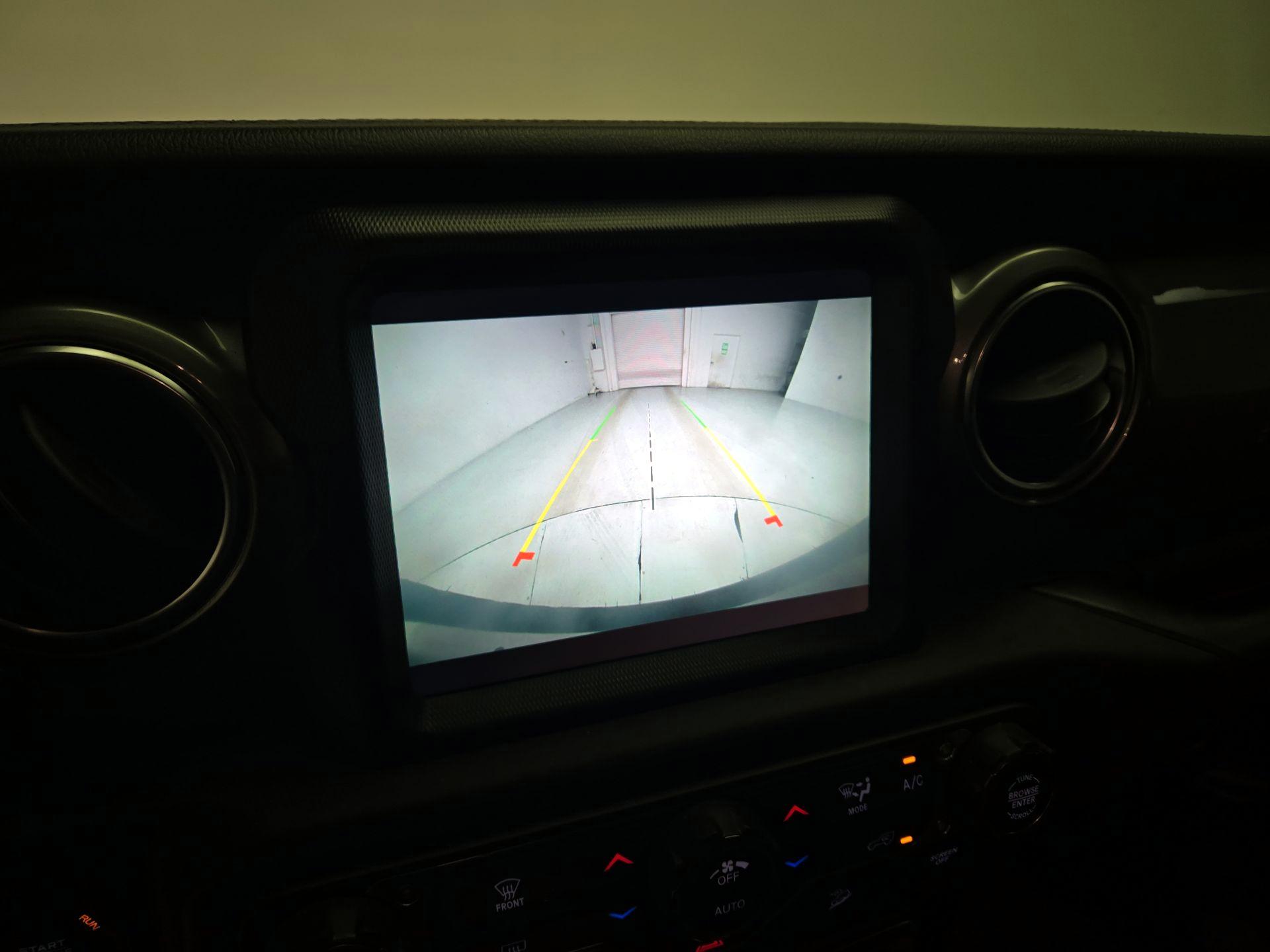 Thumbnail: 2019 Jeep Wrangler - 15