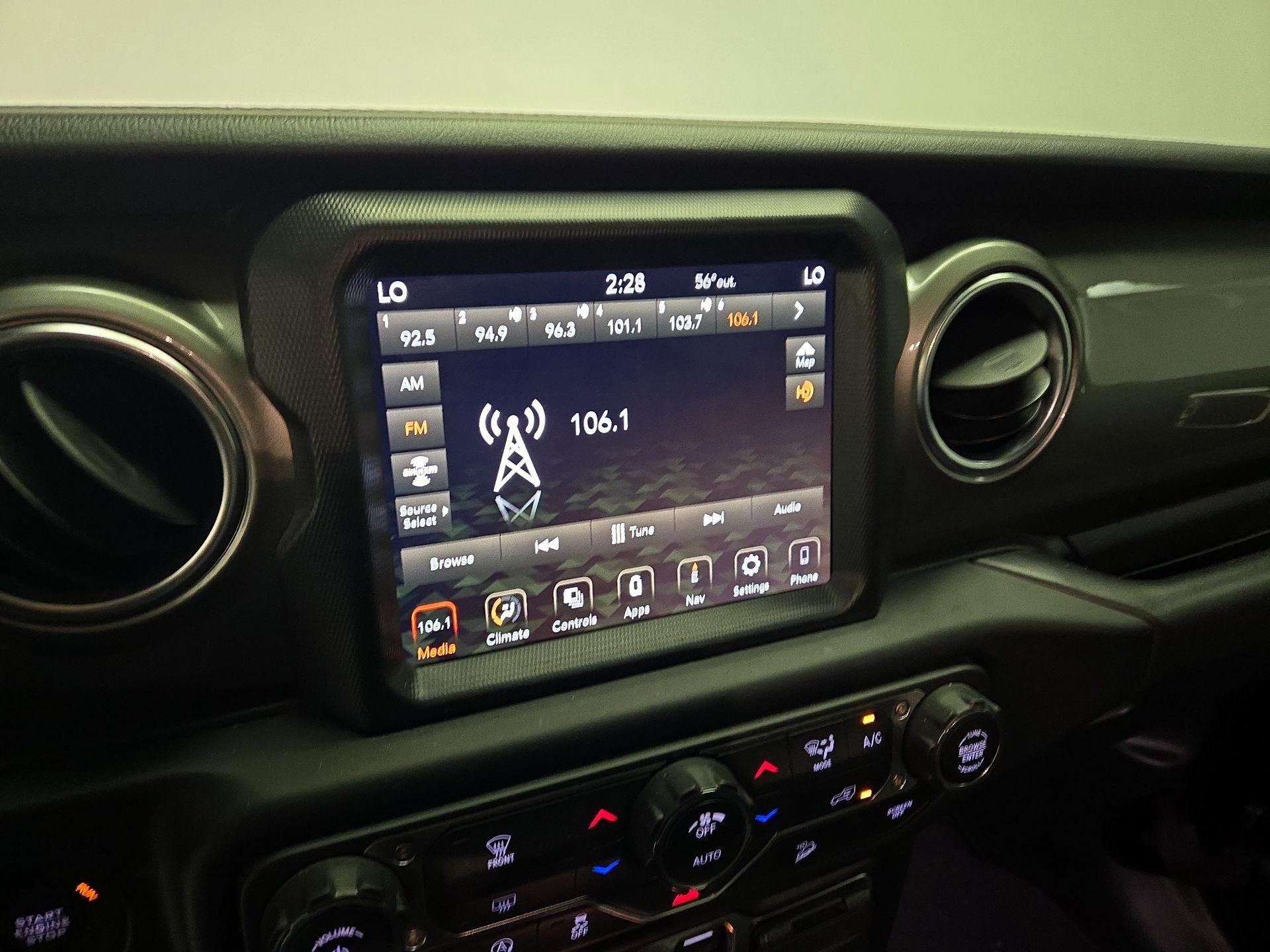 Thumbnail: 2019 Jeep Wrangler - 16