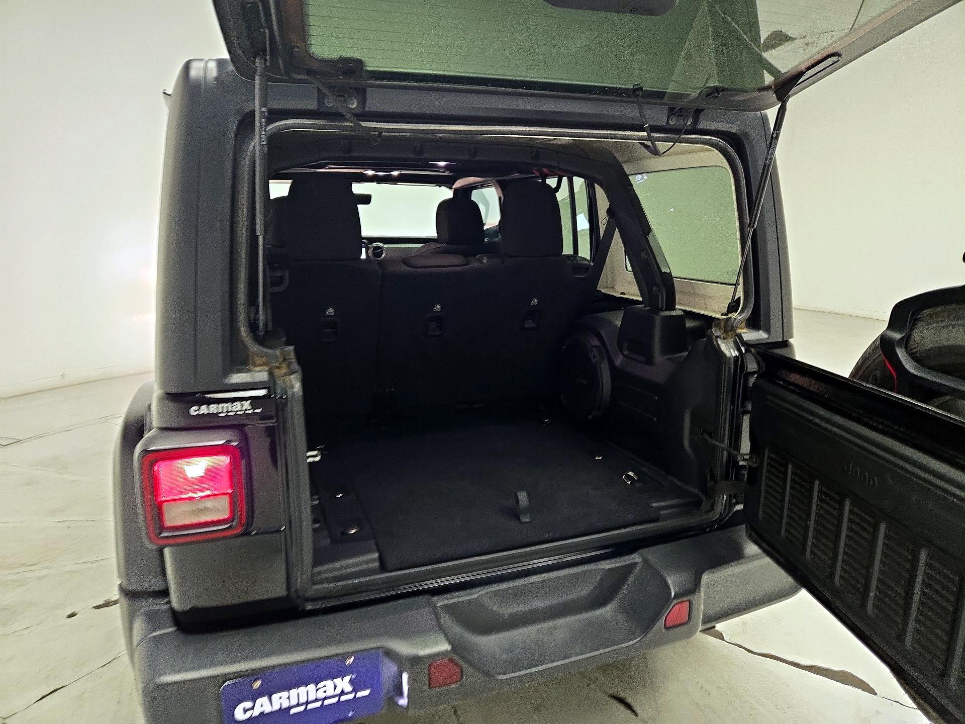 Thumbnail: 2019 Jeep Wrangler - 20