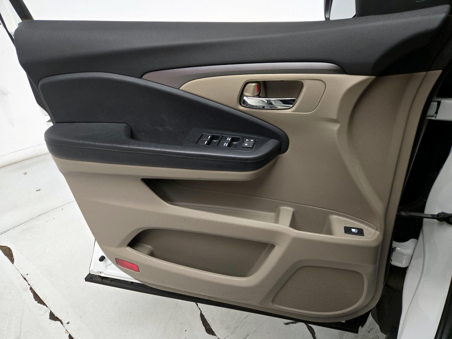 Thumbnail: 2021 Honda Pilot - 12