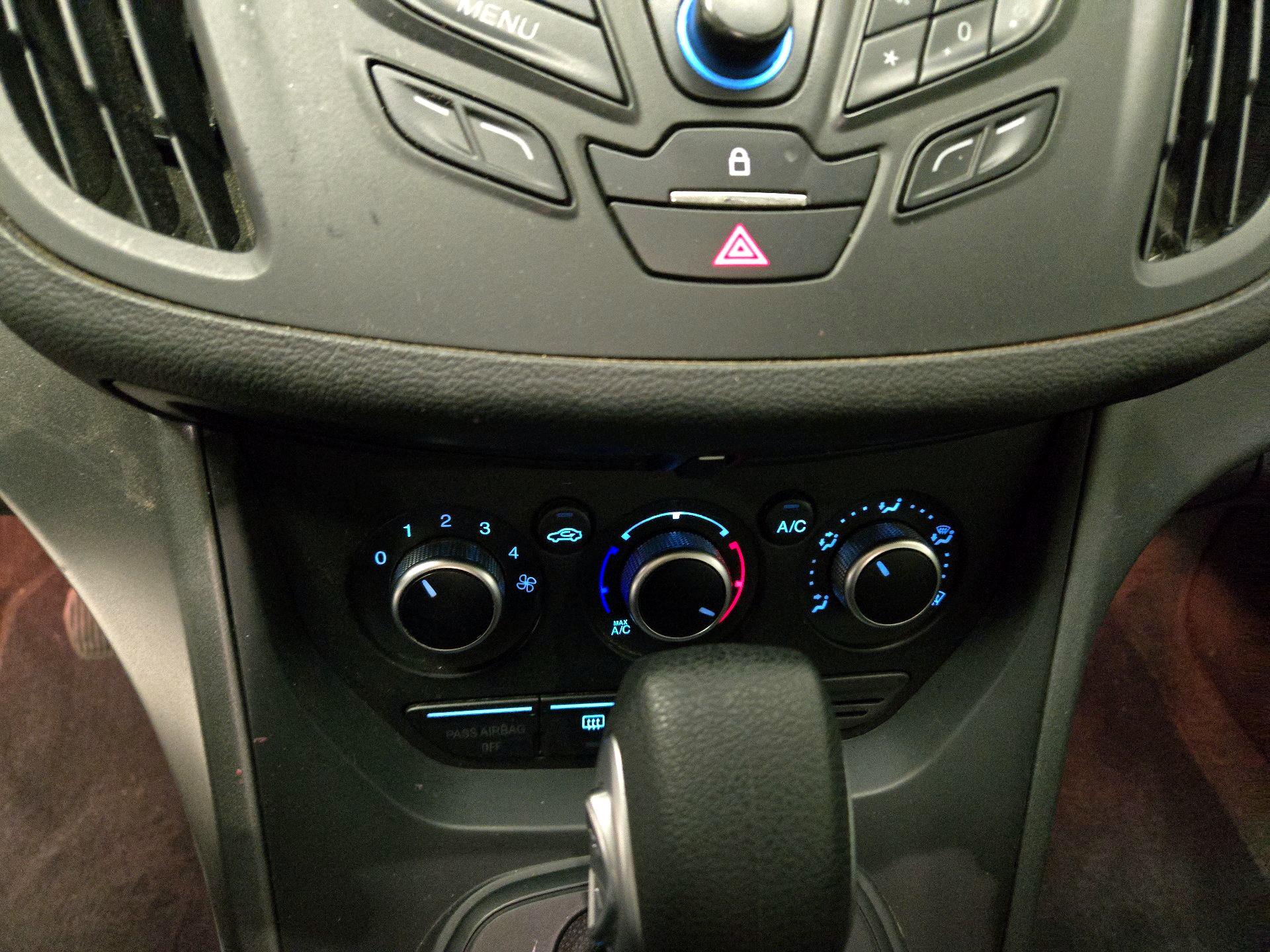 Thumbnail: 2014 Ford Escape - 16