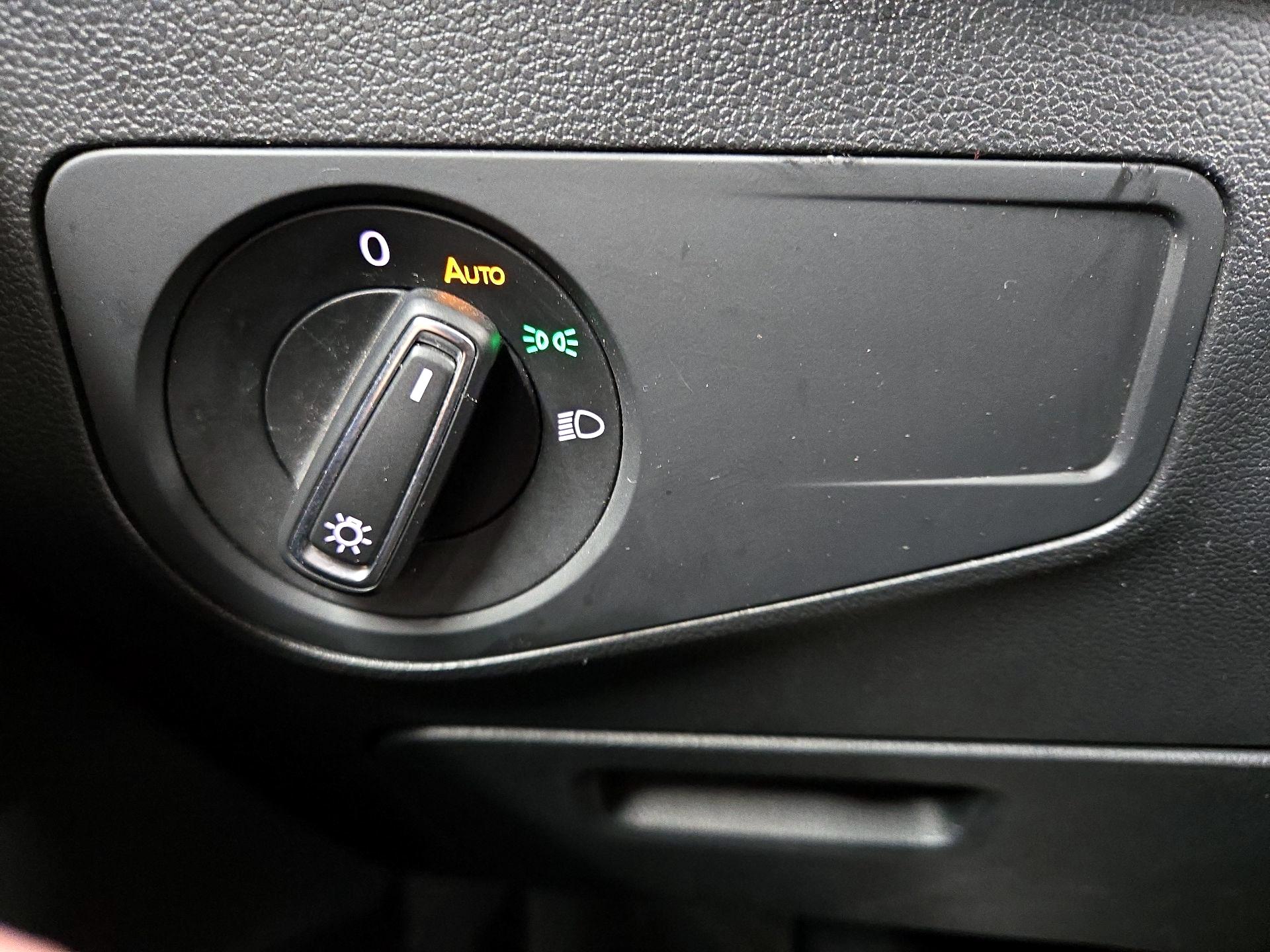 Thumbnail: 2019 Volkswagen Tiguan - 13