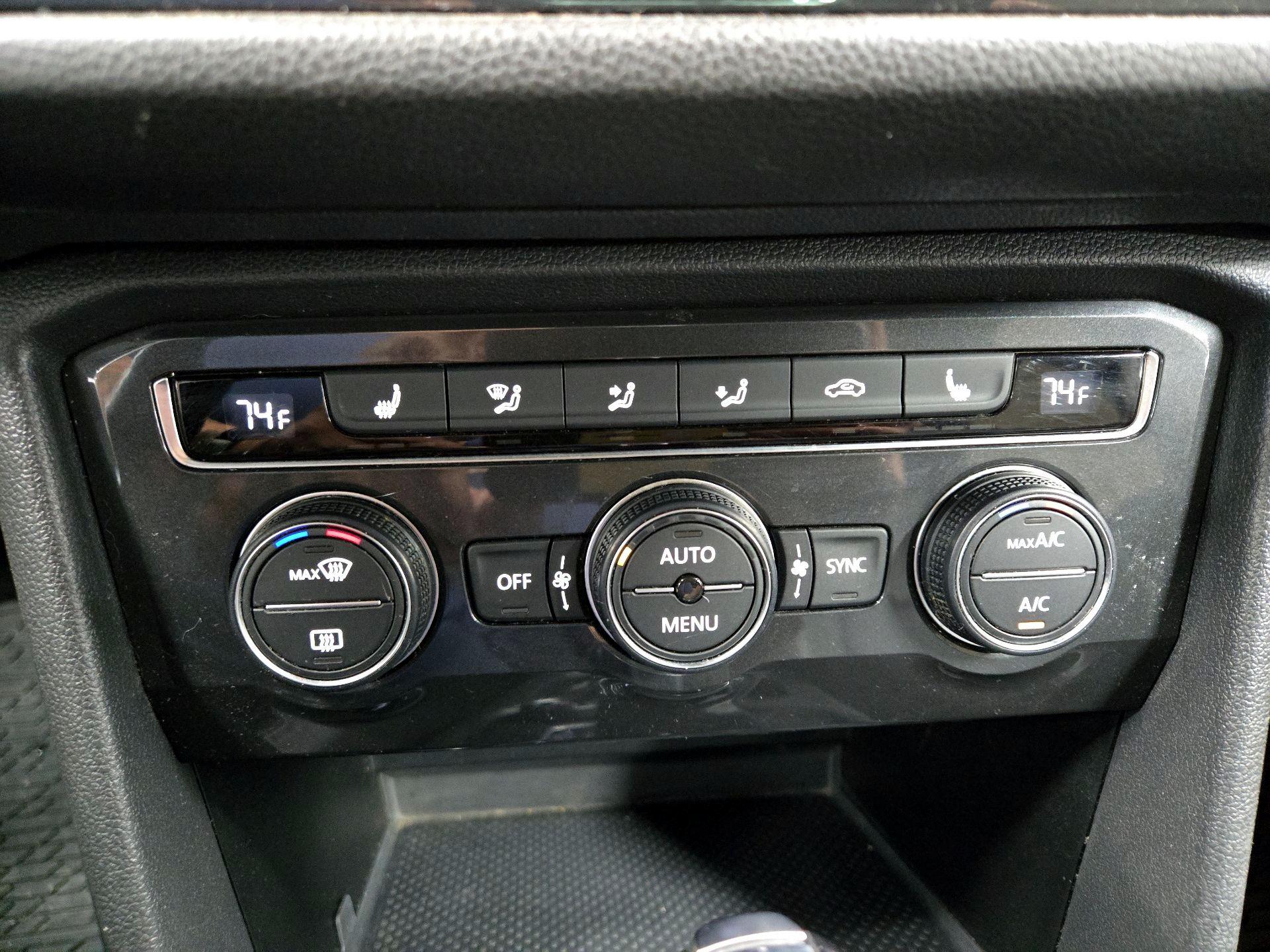 Thumbnail: 2019 Volkswagen Tiguan - 16