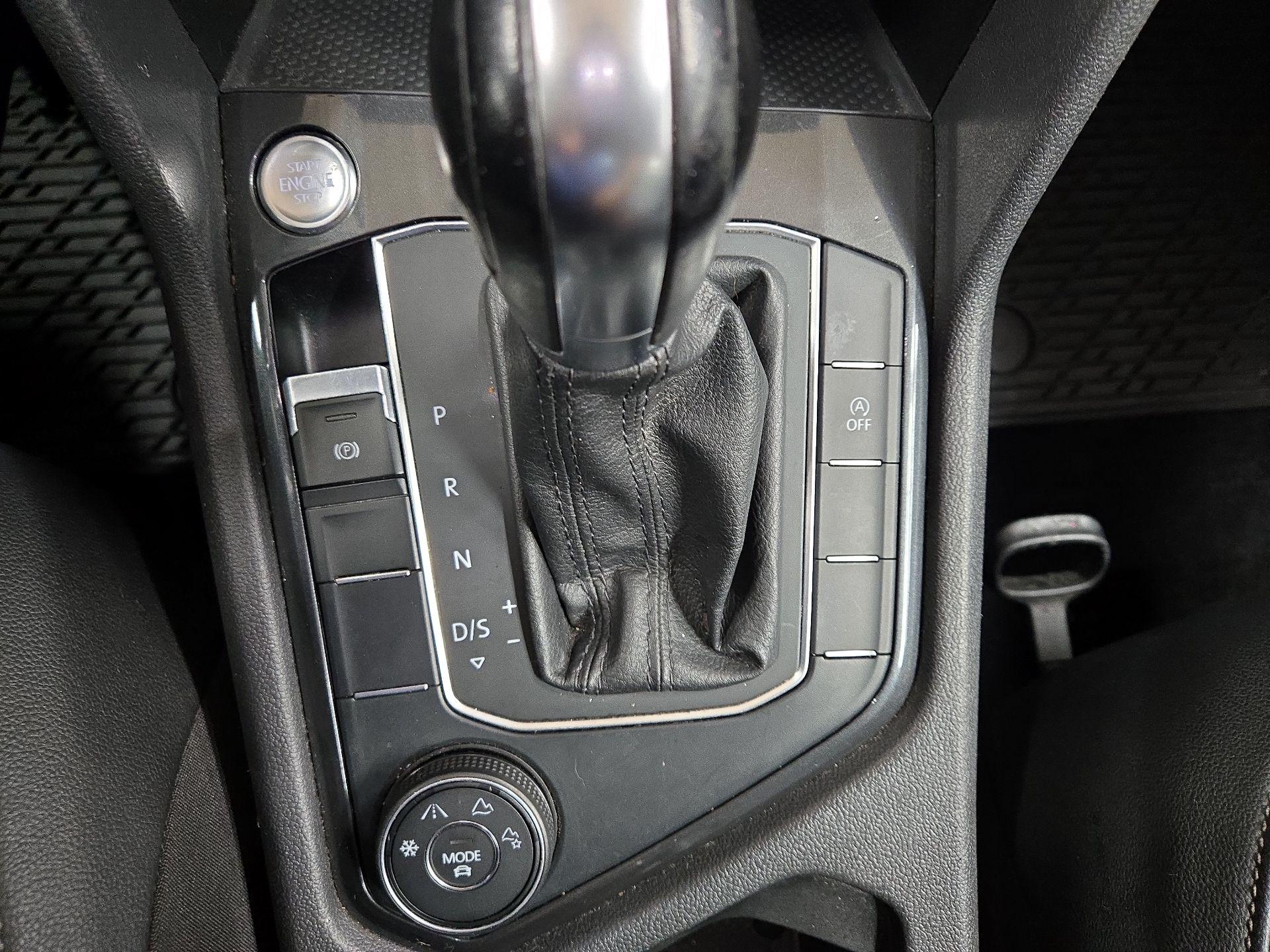 Thumbnail: 2019 Volkswagen Tiguan - 17