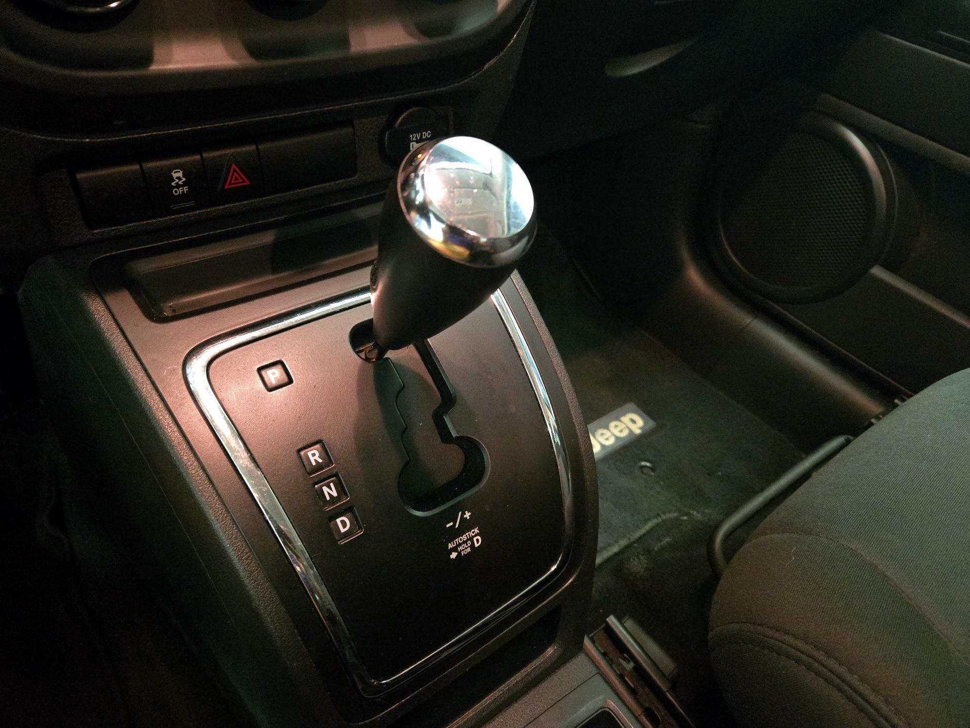 Thumbnail: 2014 Jeep Compass - 15