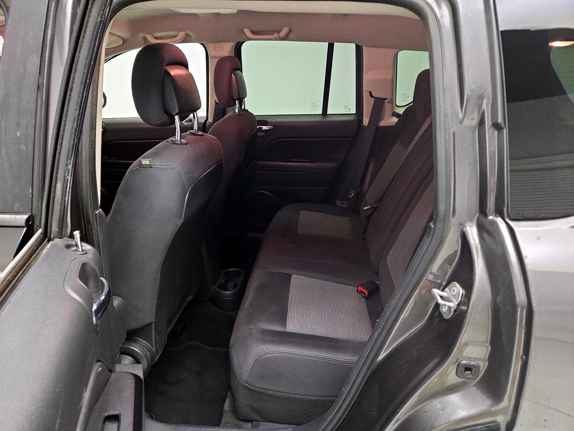 Thumbnail: 2014 Jeep Compass - 17